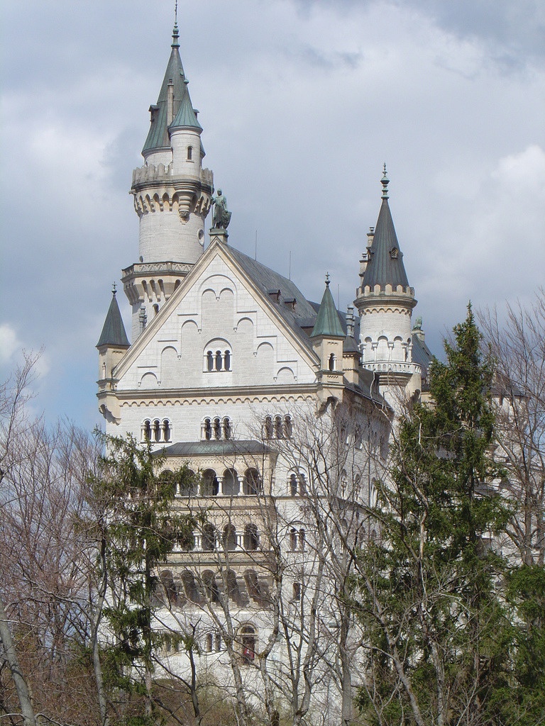 Exploring the Wonders of Architecture and Design at SimpleDisorder.com