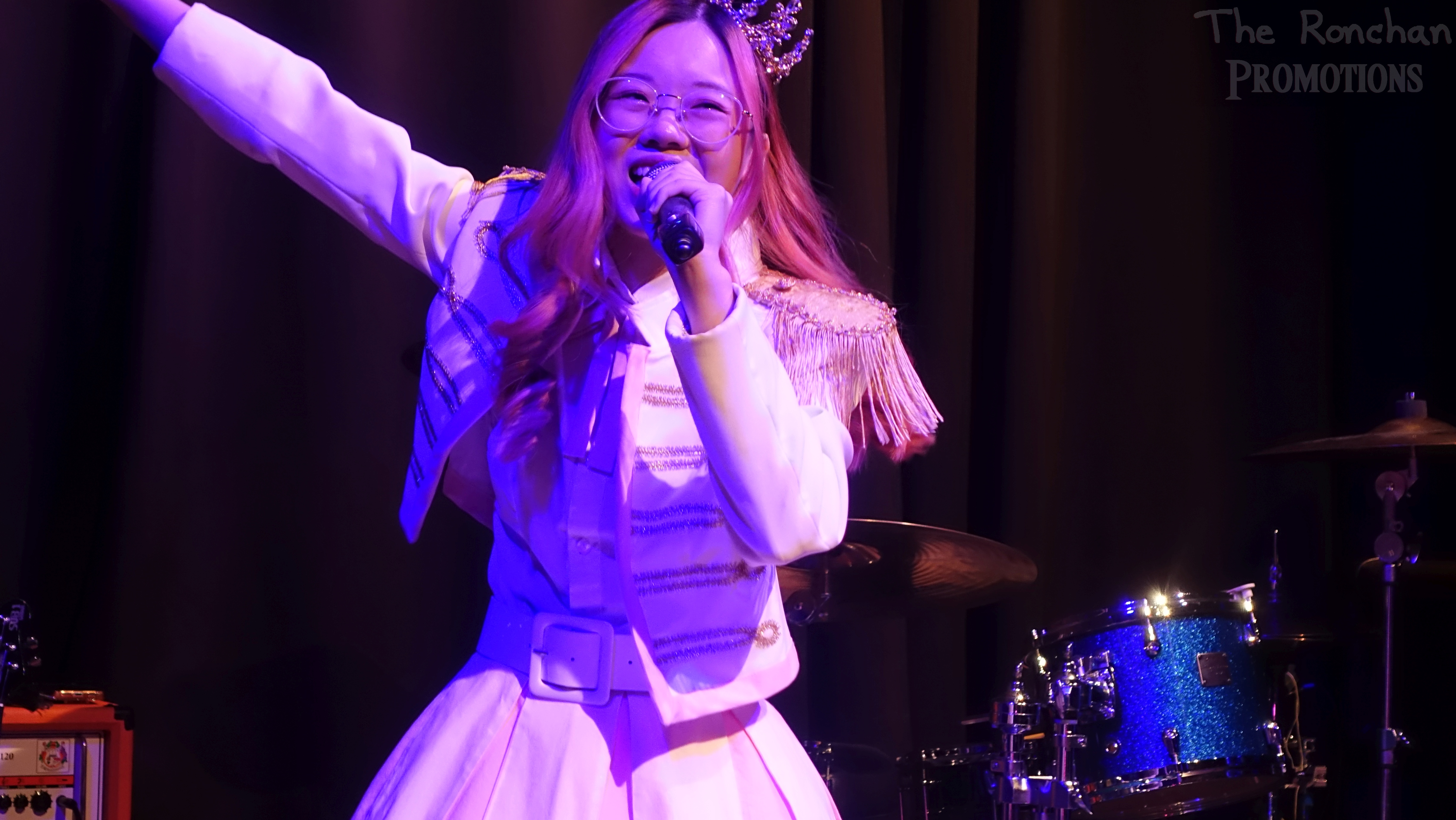 Leika Pillion's Debut at The Vino Theater: A Unique Experience