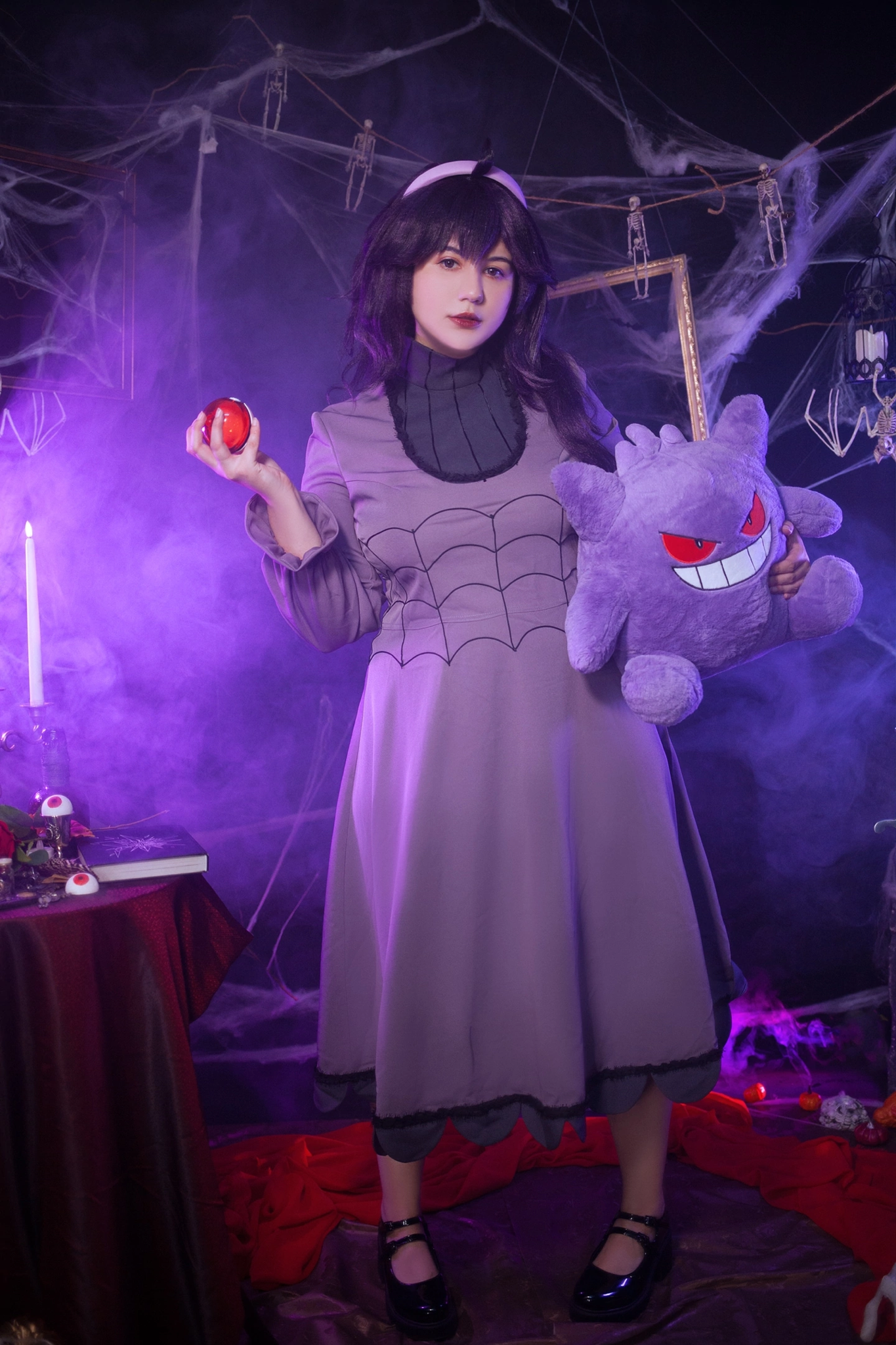Hex Maniac Cosplay Brought to Life by Mintosylveon