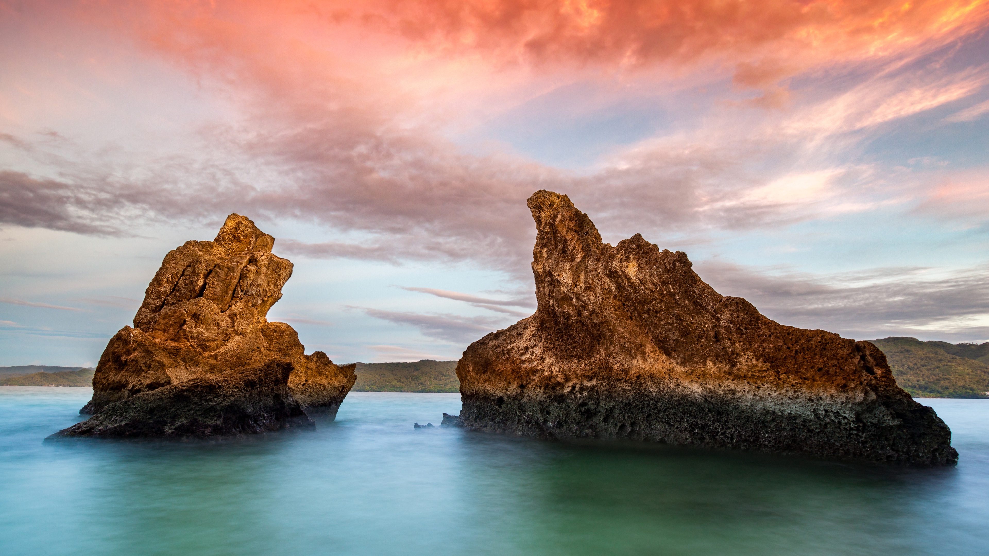 Exploring the Contrast of Rocks and Resorts