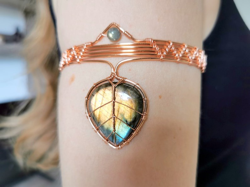 Check out this leaf armband I crafted using copper wire!