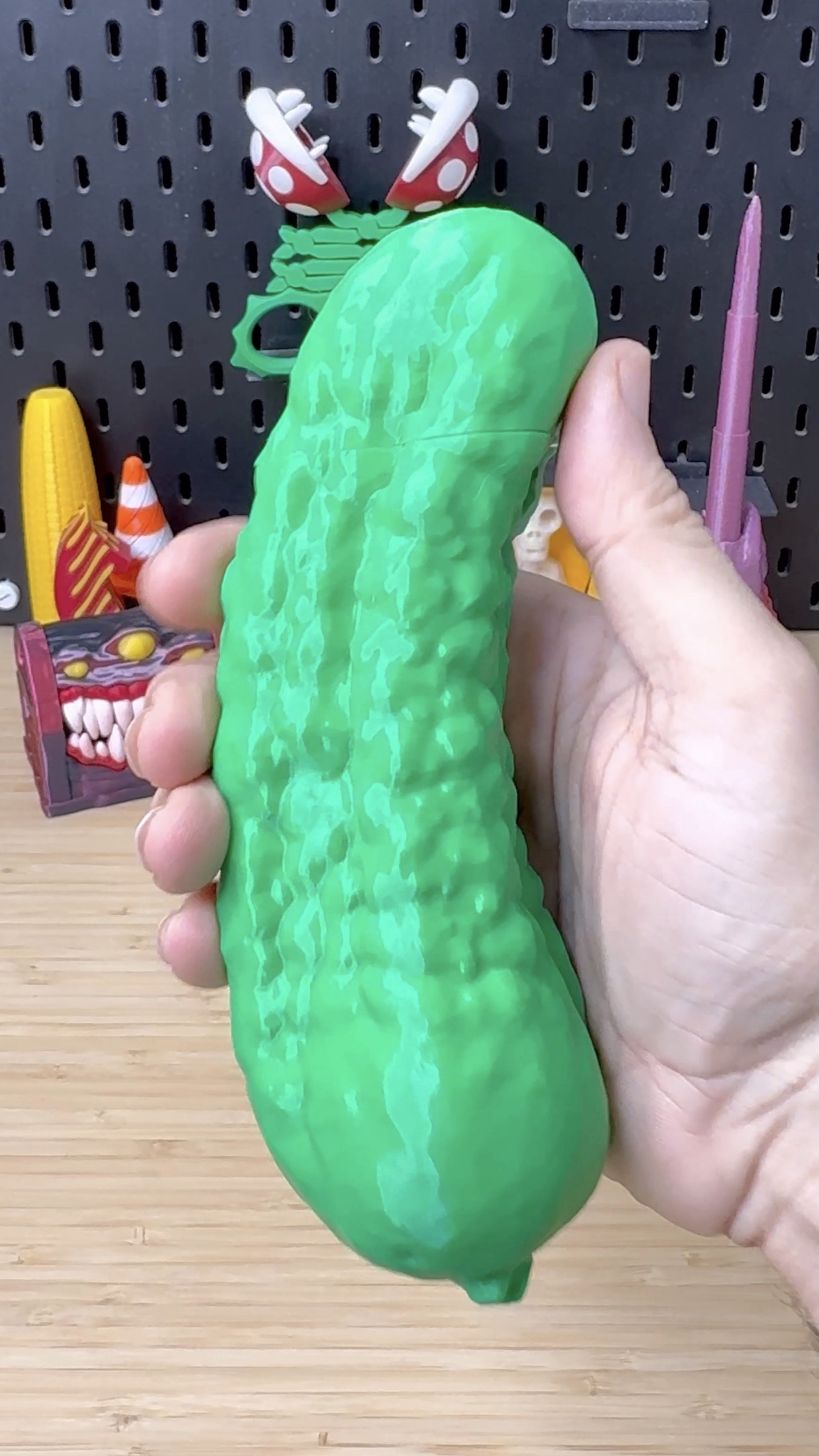 Introducing the 3D Printed Pickle Sickle: A Collapsible Sword with a Twist!