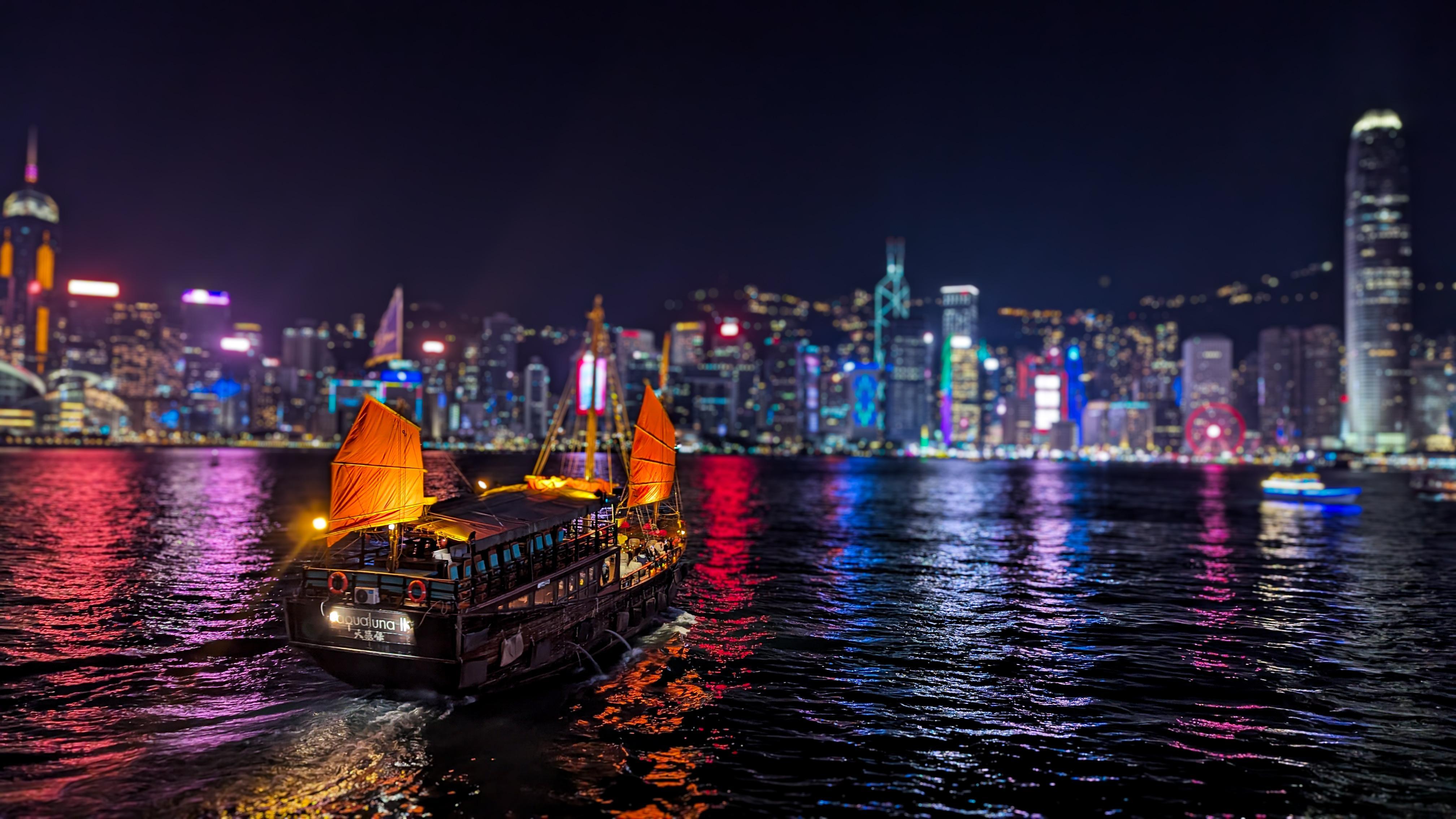 Breathtaking Views of Hong Kong Harbour