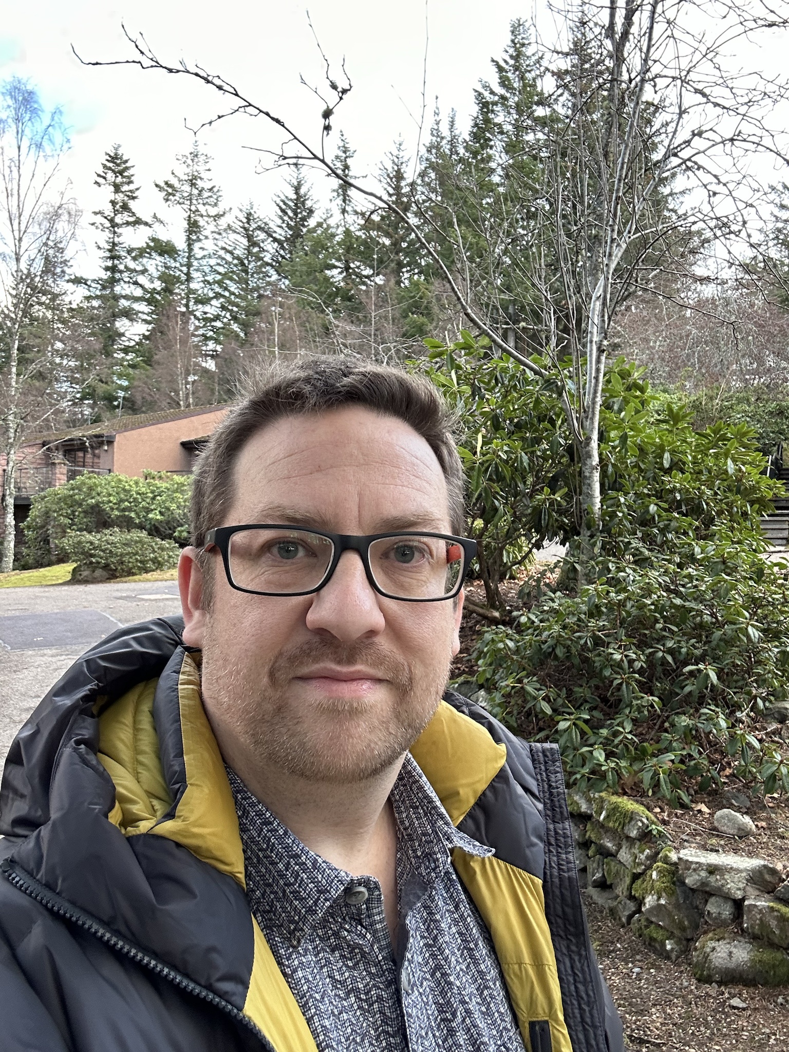 Capturing the Holiday Spirit: My Obligatory Christmas Selfie!