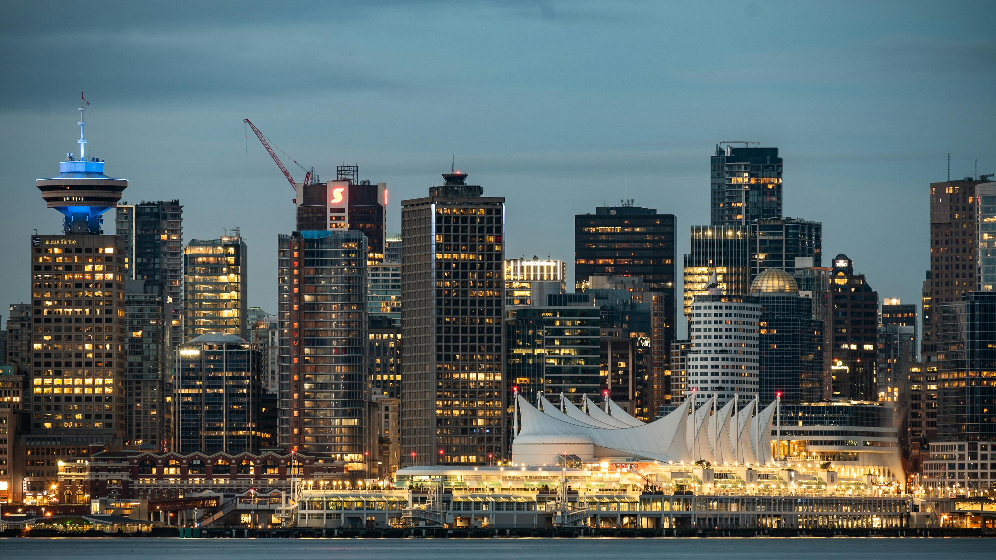 Vancouver's City Lights: A Dazzling Night View