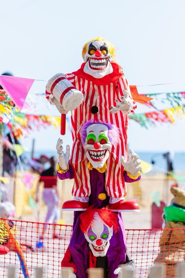 Creepy Clowns: The Eerie Side of Halloween!