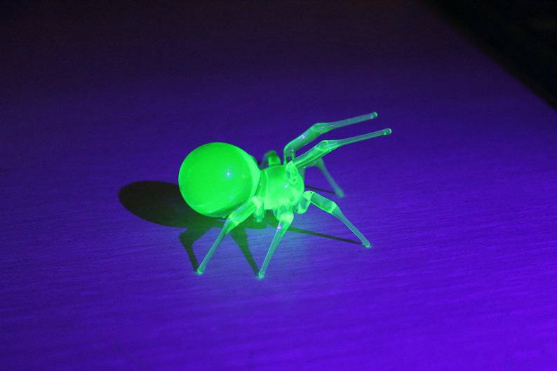 Check Out My Glowing Spider Figures Made from Uranium Glass – Which One's Your Favorite?