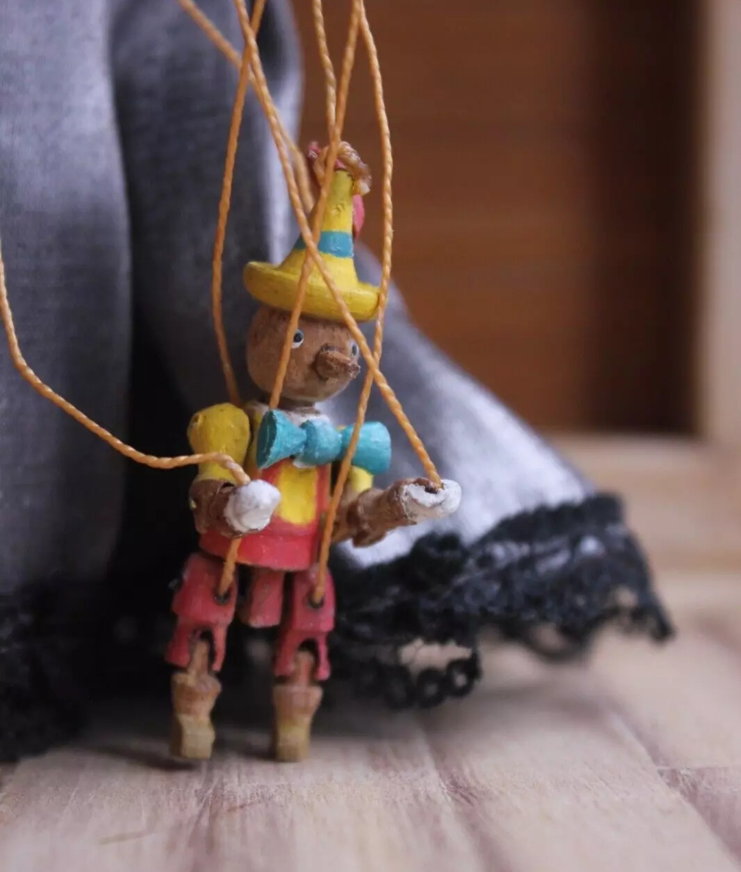 Miniature puppet masterpiece: Pinocchio in a dollhouse