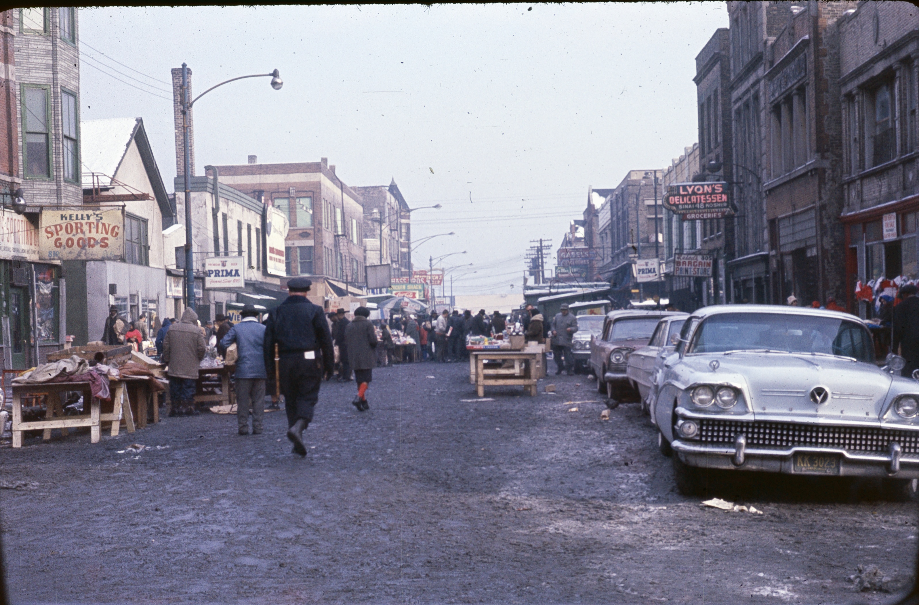 A glimpse into Maxwell Street, Chicago back in 1963