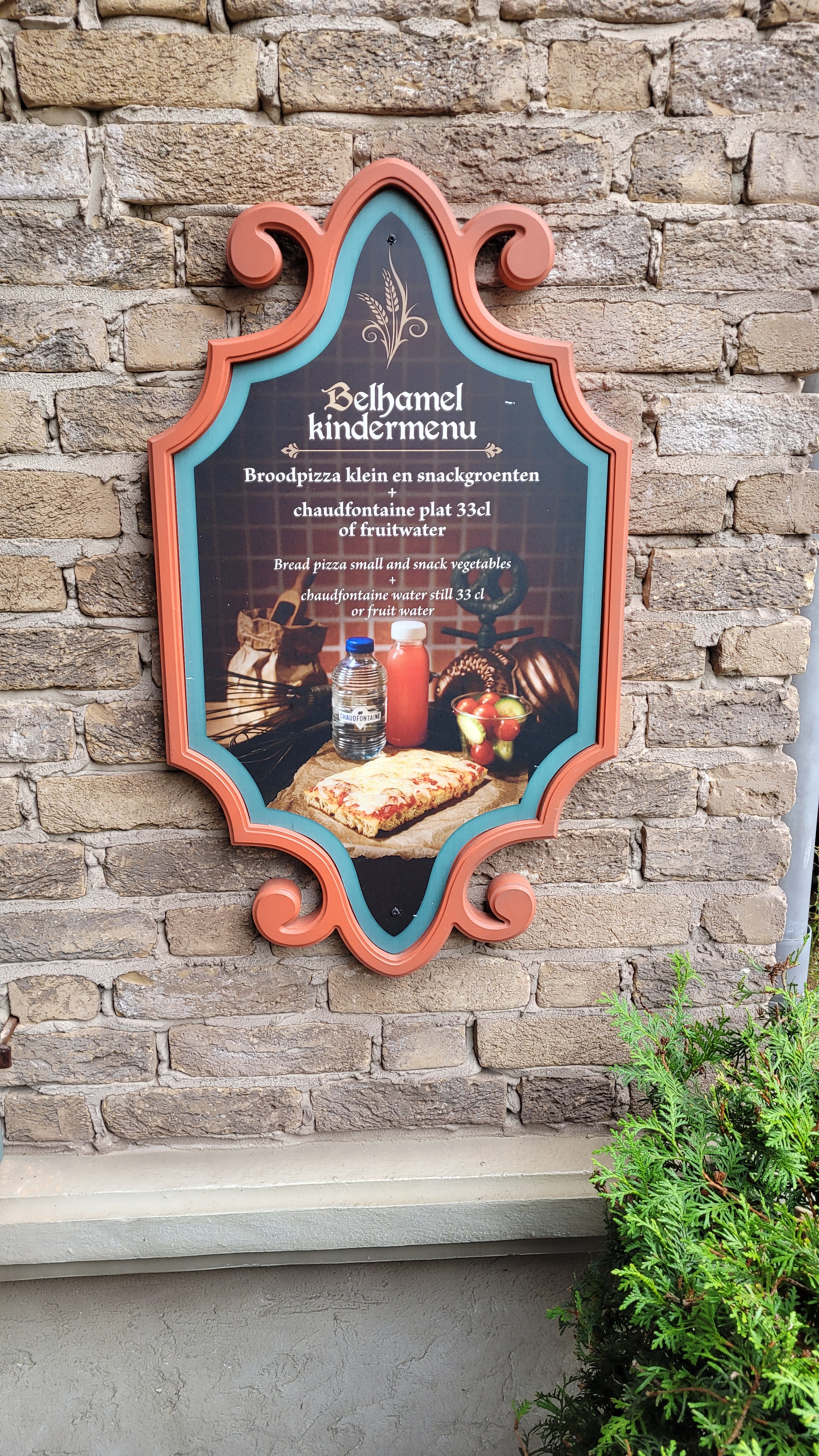 Hold on tight! Here’s another incredible post featuring plates from the Efteling, this time showcasing Anderrijk.