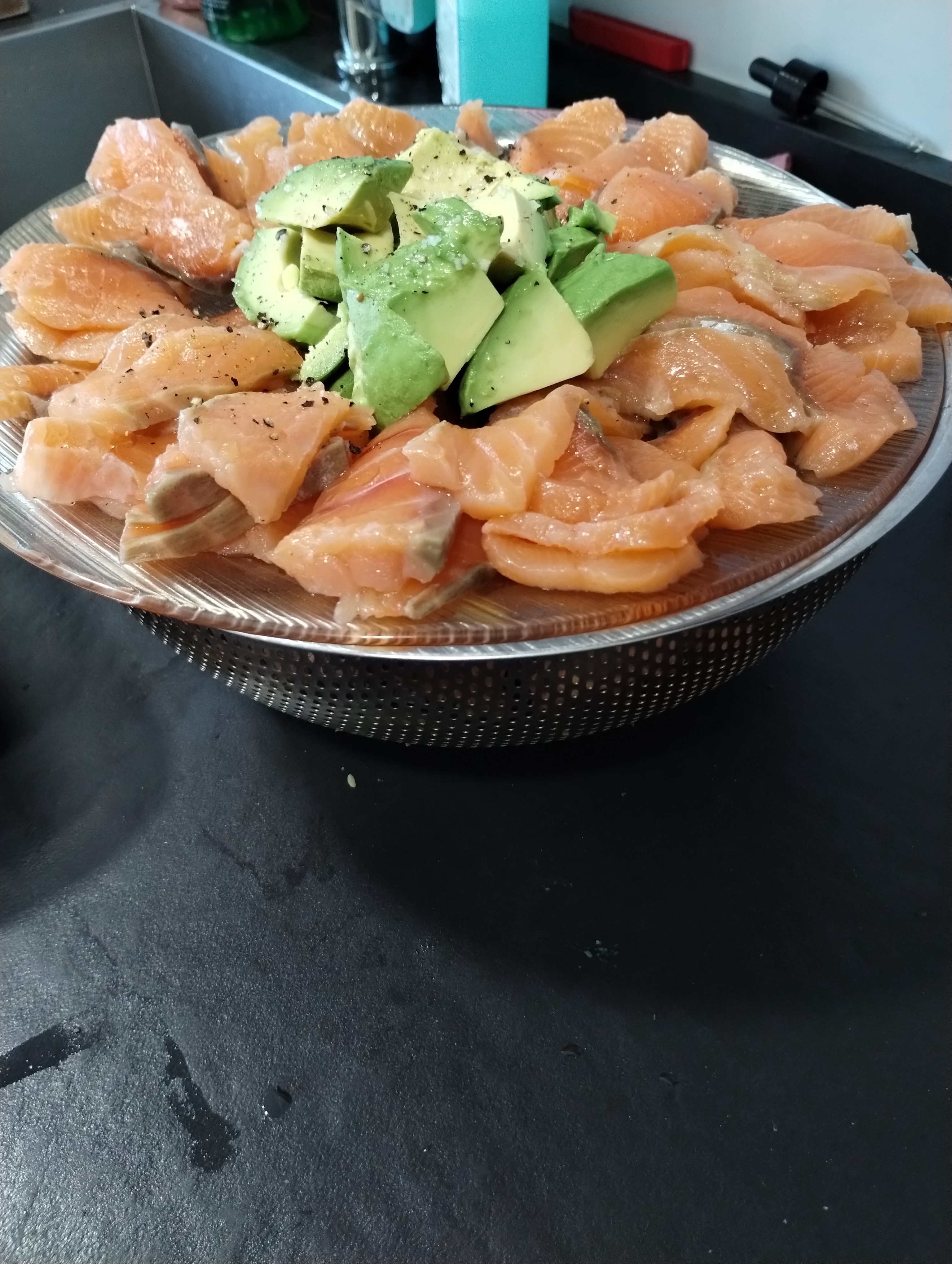 Salmón y Aguacate: A Delicious Culinary Combination