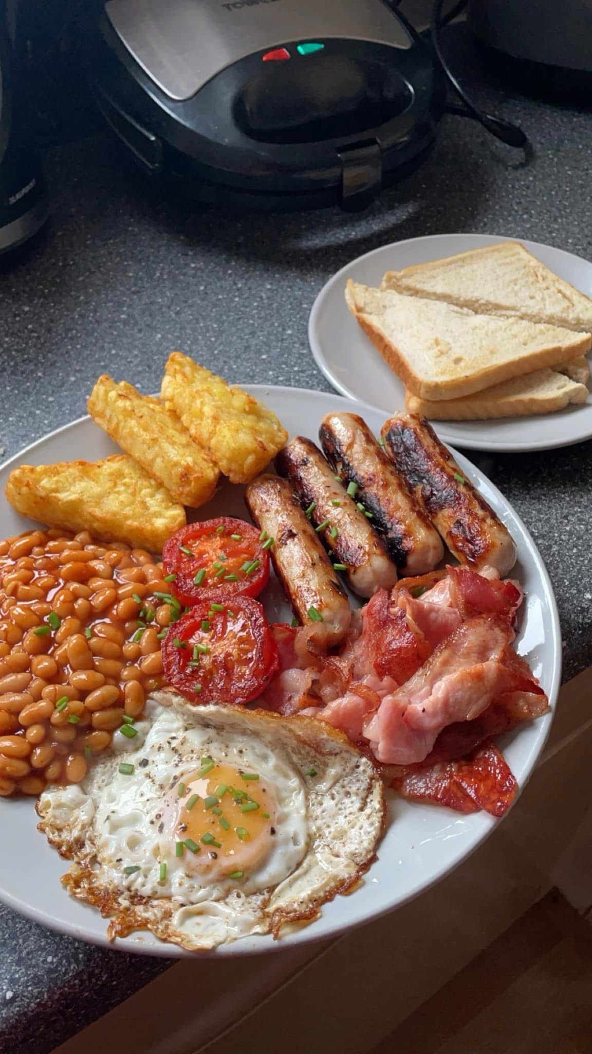 Indulge in the Comfort of a Traditional English Breakfast