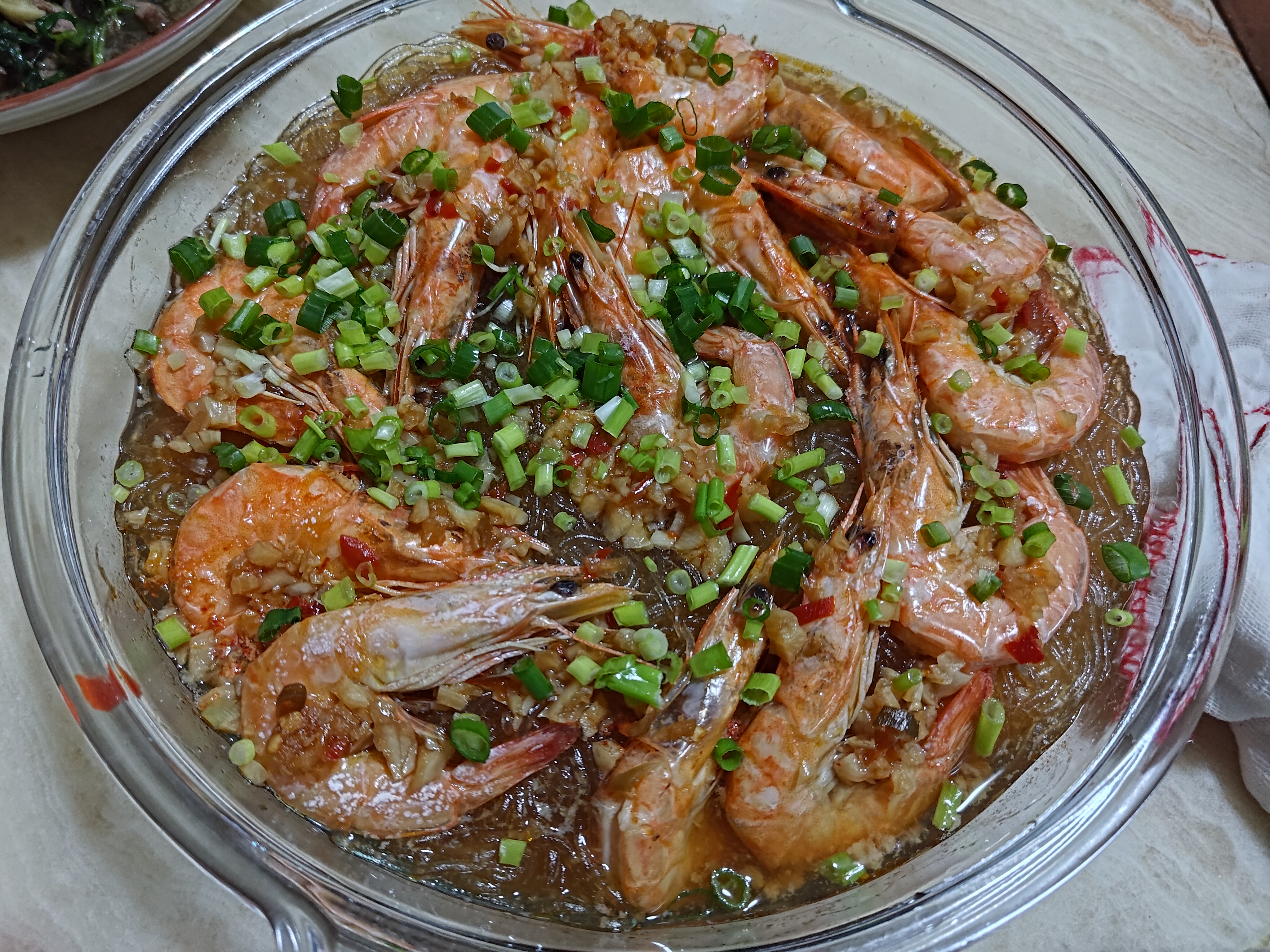 Delicious Steam Shrimp and Bean Noodles in Garlic Sauce
