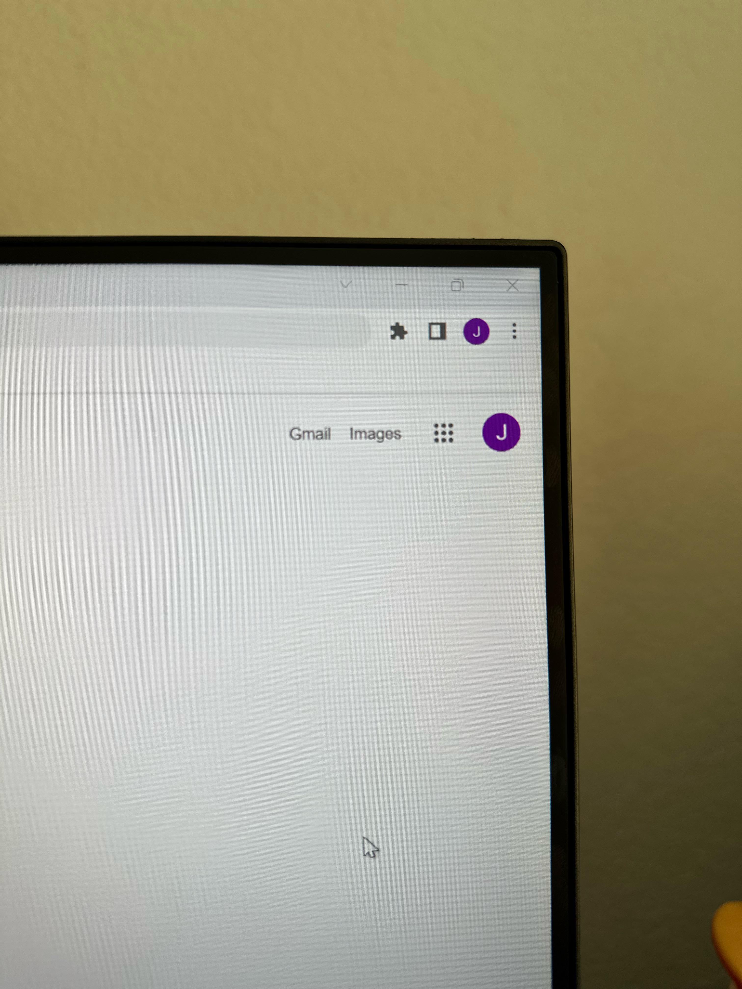 Struggling with My New LG Monitor: Those Annoying Gray Lines!
