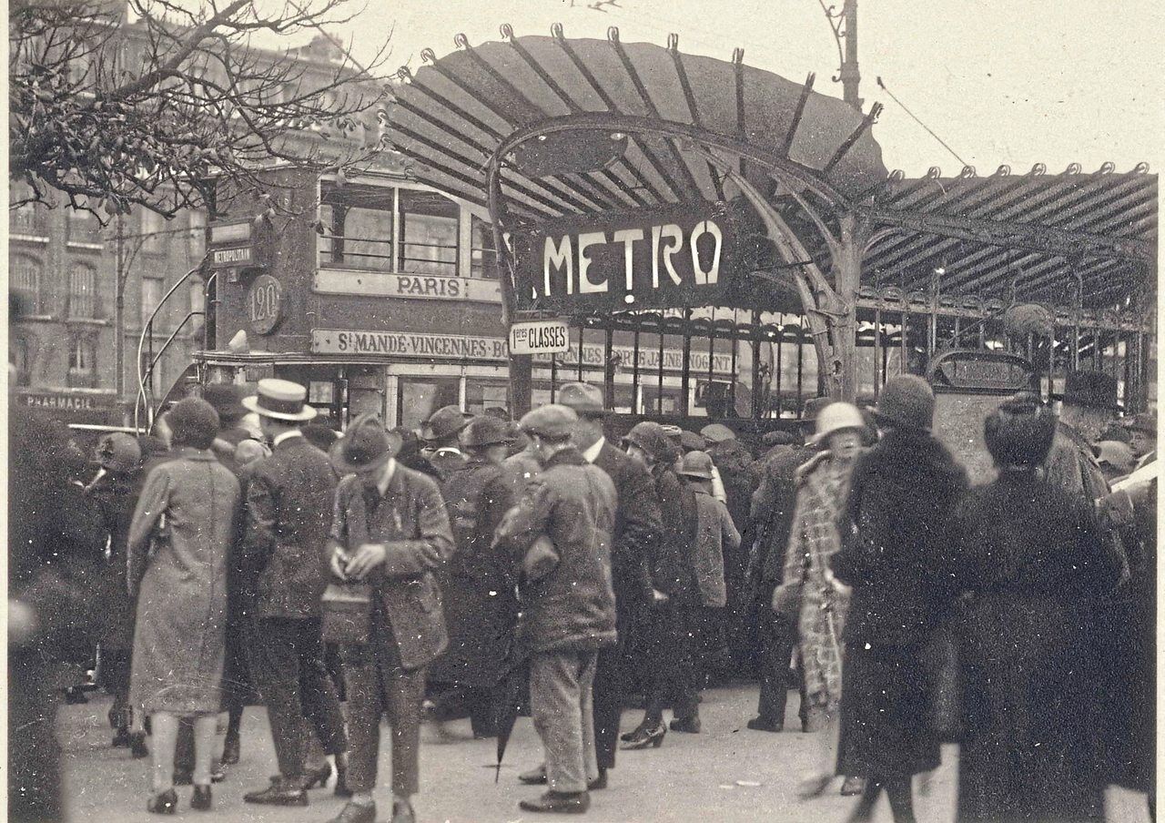 A Glimpse into the Paris Metro of 1900