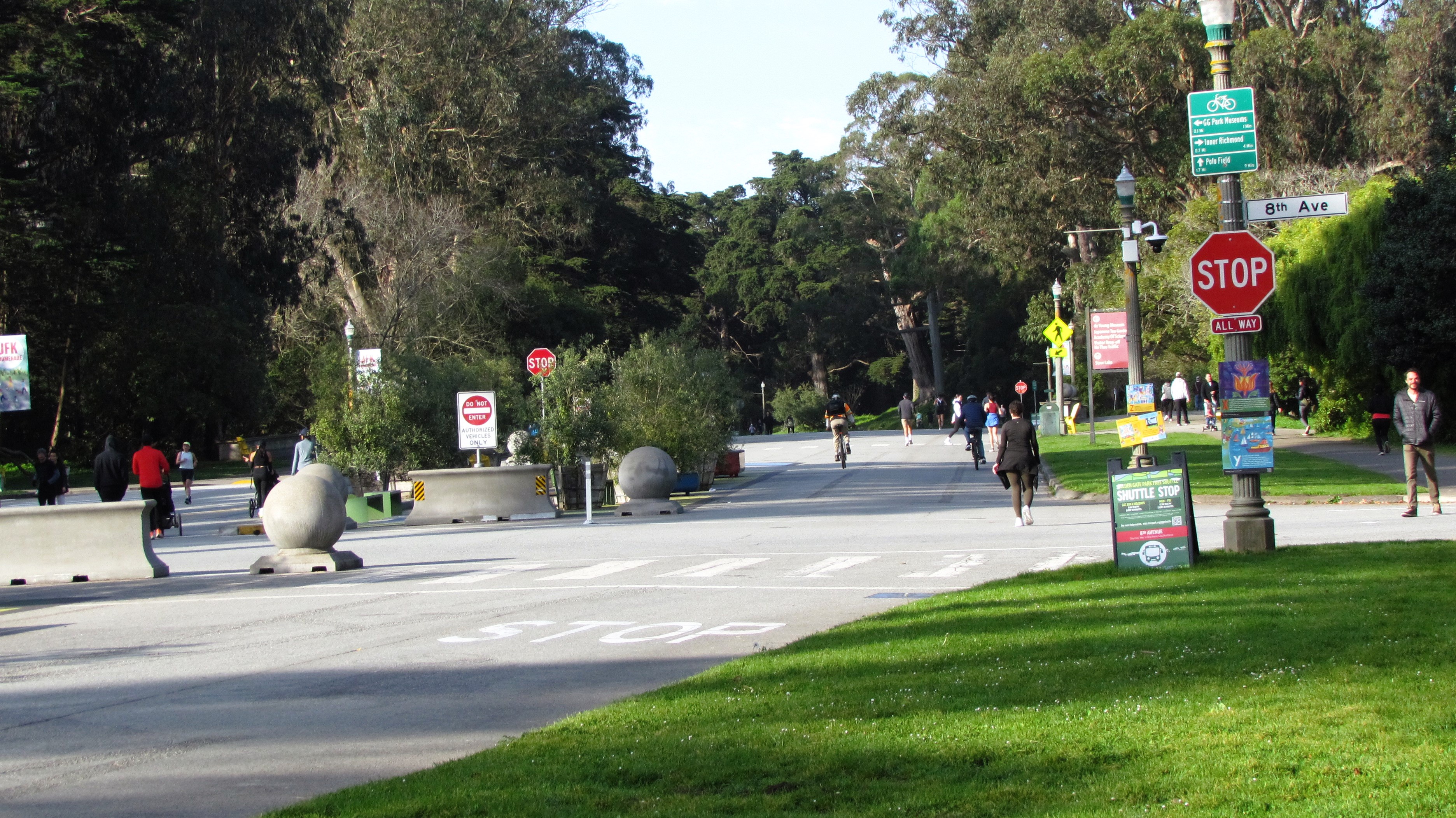 GG Park is Buzzing with Walkers and Bikers