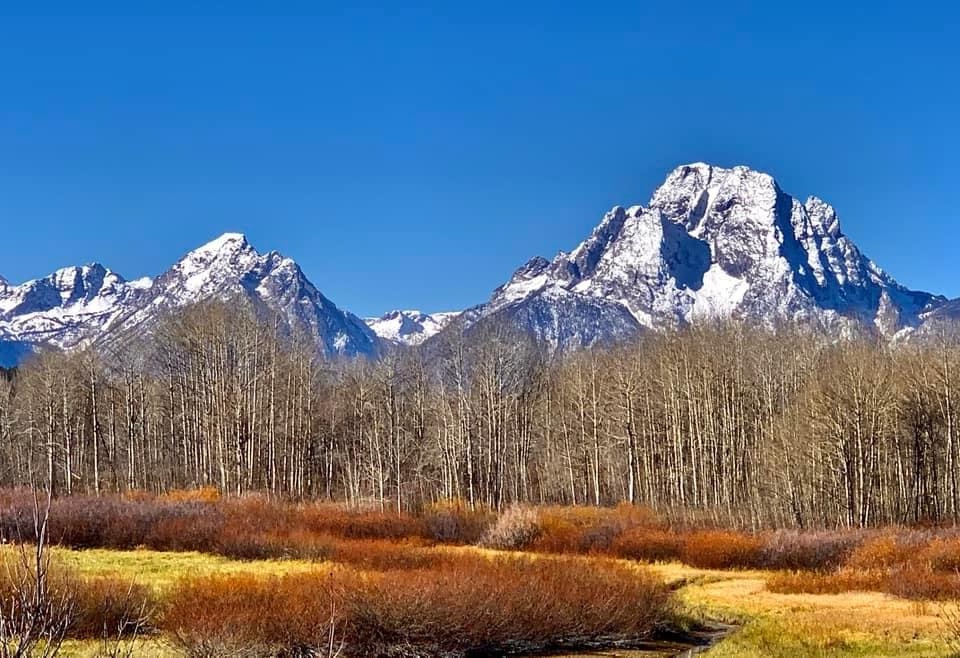 Stunning Snow-Covered Mountains