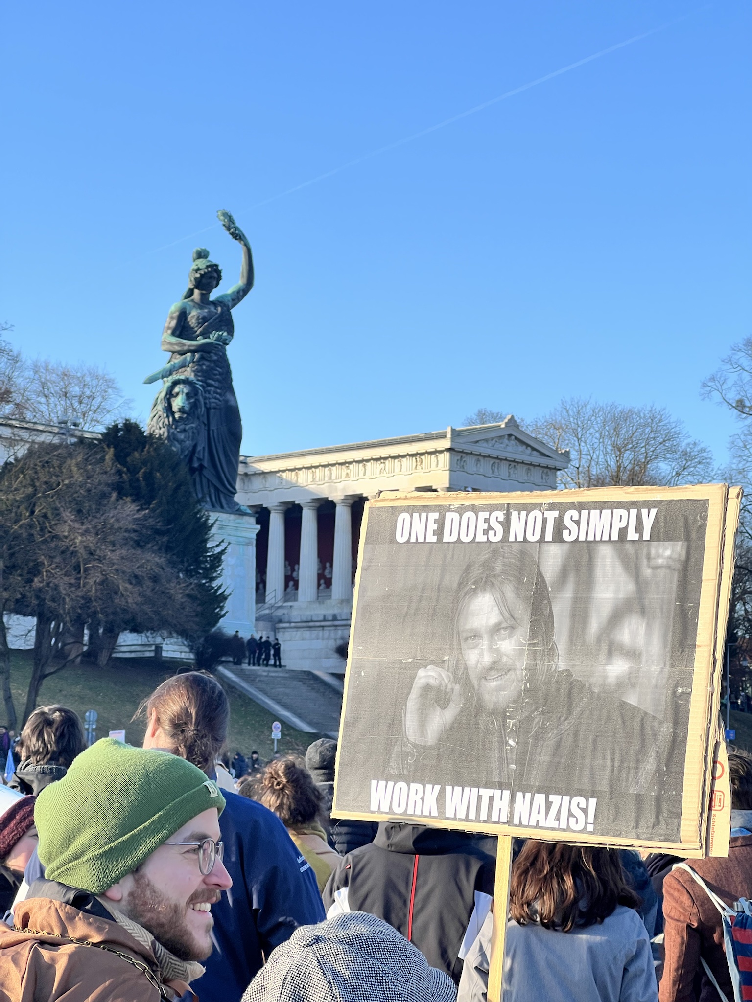 250,000 people unite against fascism in Munich