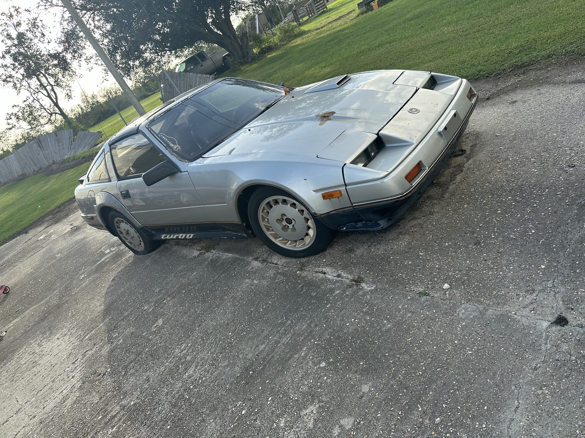This abandoned Z31 is crying out for some love and restoration