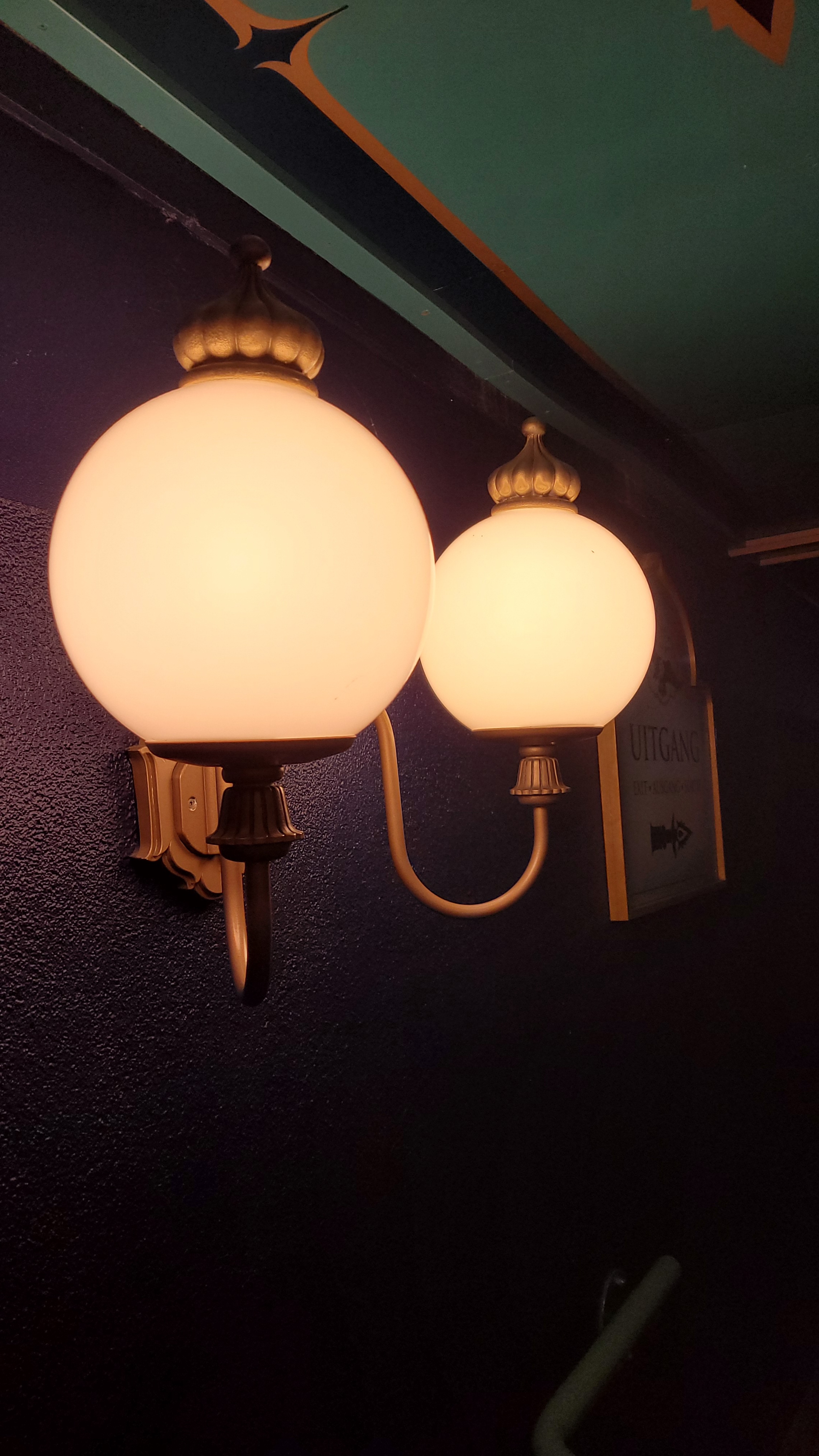 A Deep Dive into the Unique Lighting Styles at Kashba Restaurant in Efteling
