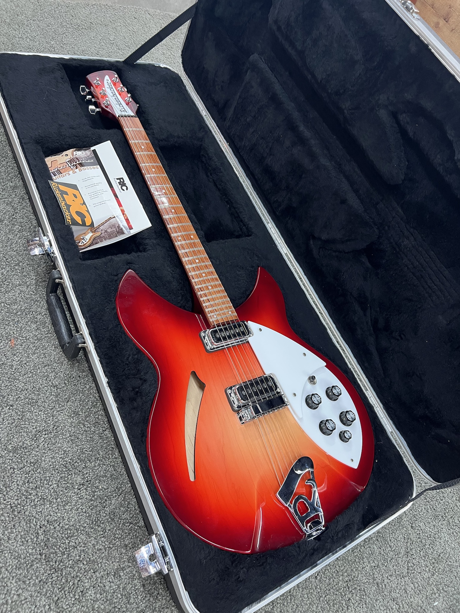 Classic Beauty: 2009 Rickenbacker 330 in Fireglo