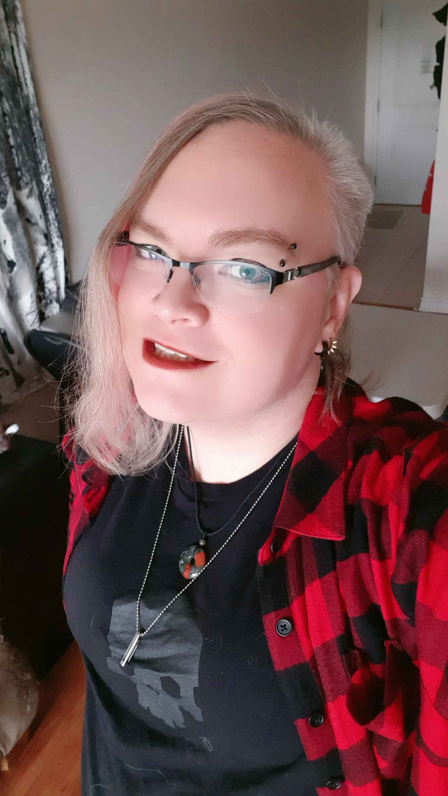 Essential Lurker Selfie: Here’s the Proof!