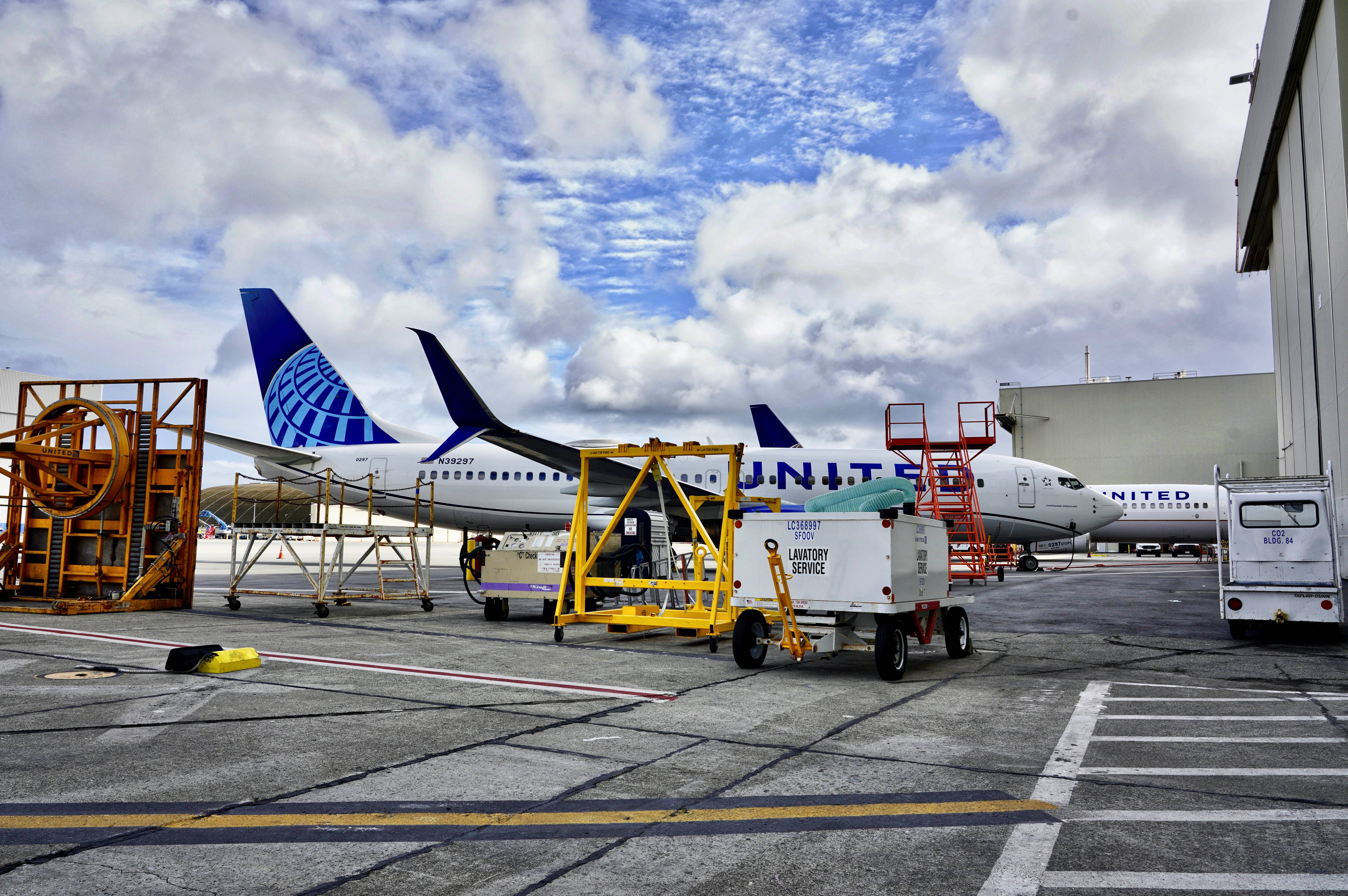 Spotting United Airlines Boeing 737 N39297 at San Francisco International Airport