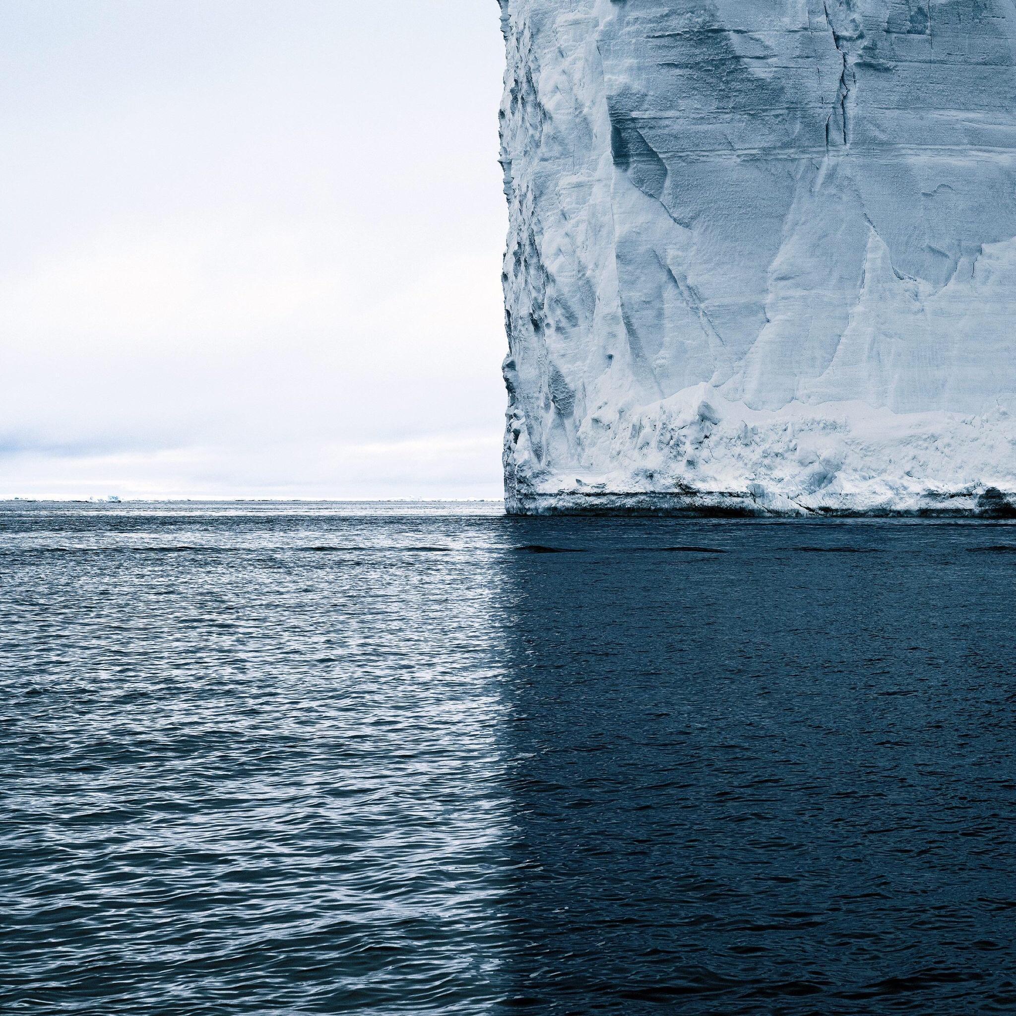 Breathtaking Iceberg Snapshot: Nature's Frozen Beauty