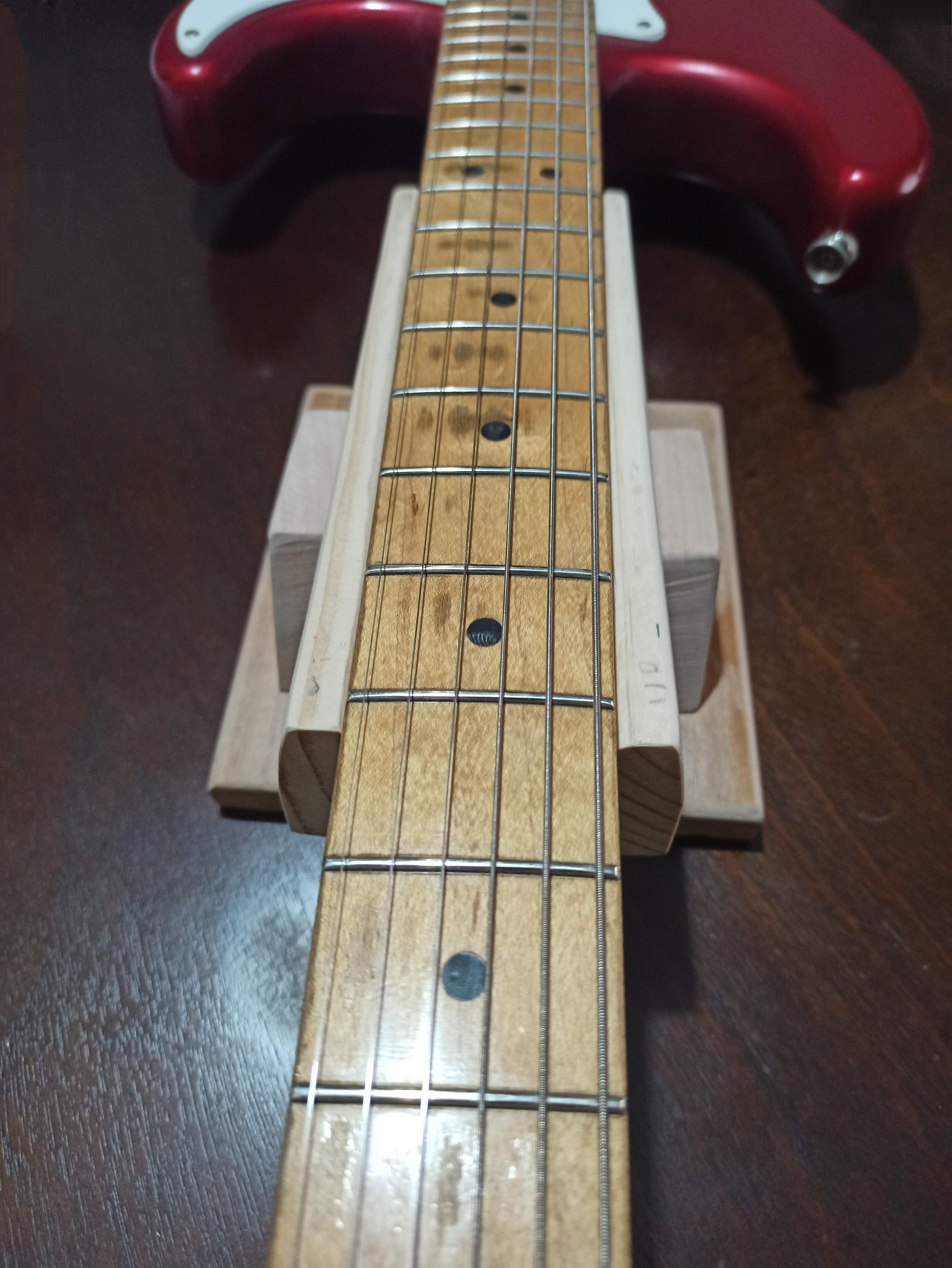 Introducing the Custom Rocking Neck Rest for Guitar Enthusiasts