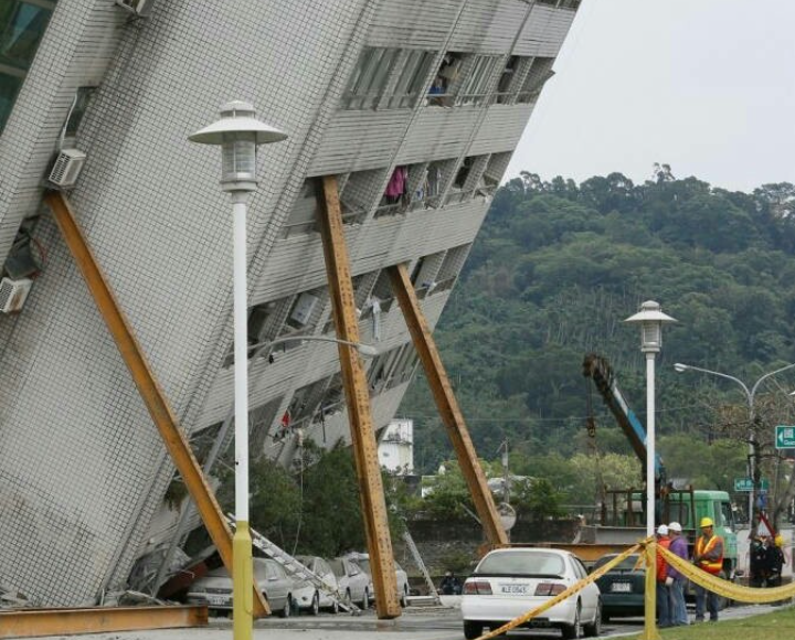 Imagining if the US were a building right now: What a sight!