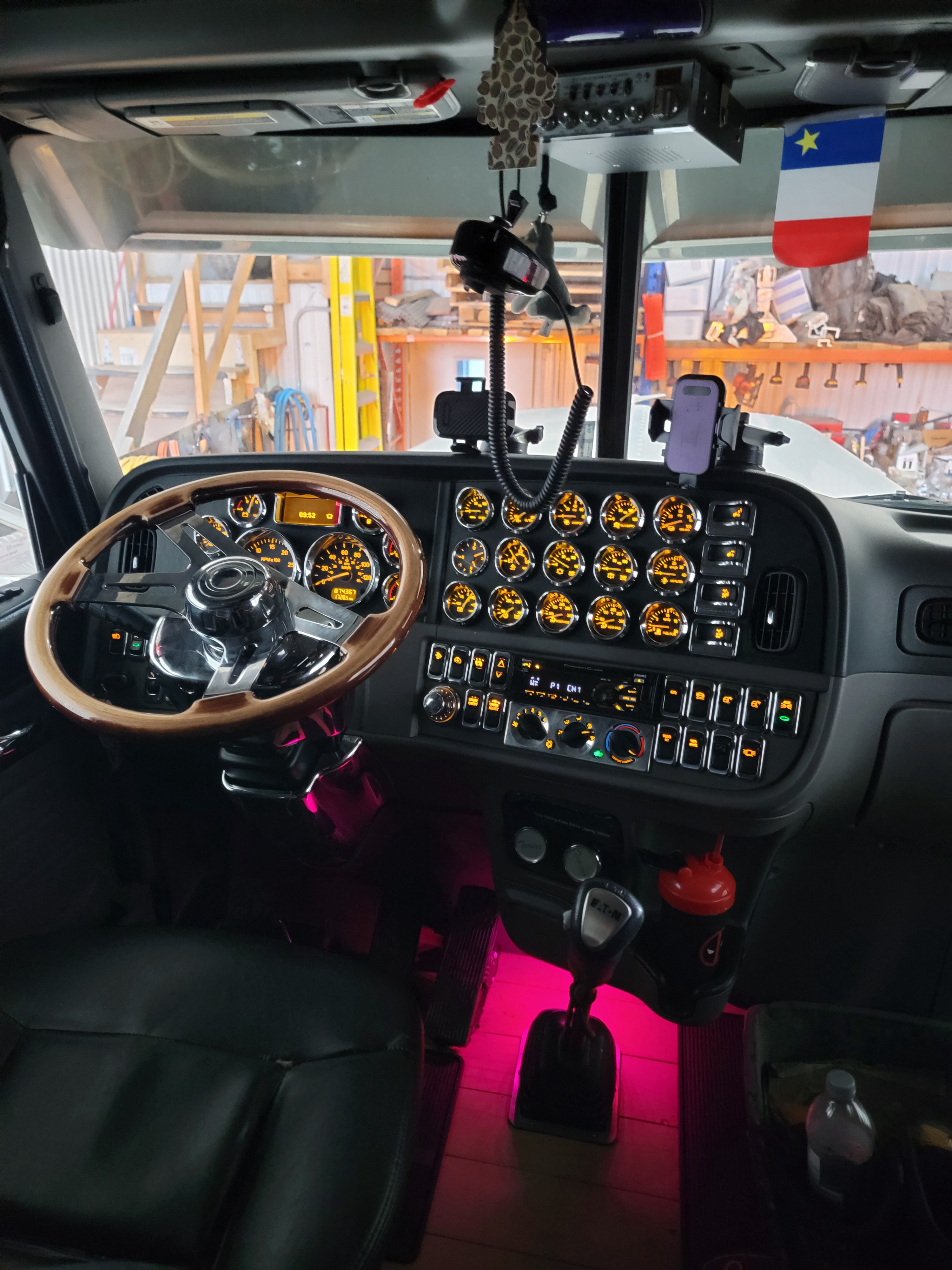A glimpse into the daily life of a trucker on November 25, 2024.