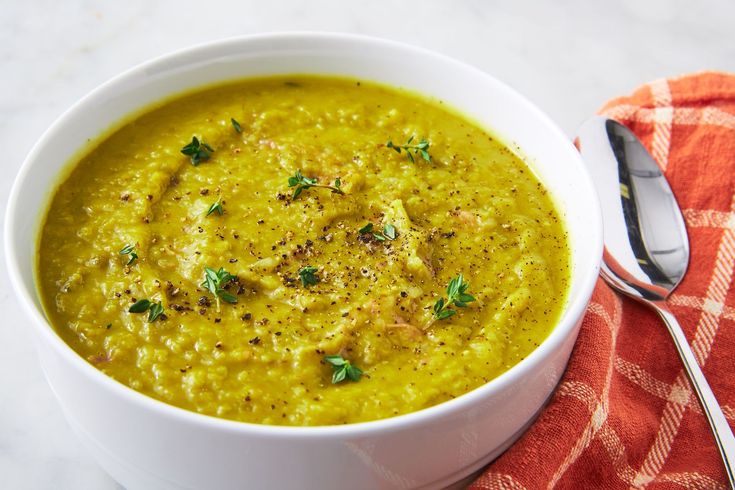 Deliciously Easy Creamy Pea Soup Recipe