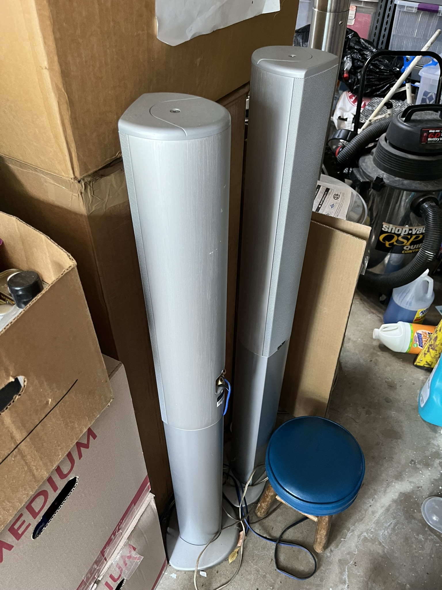 Check out these Infinity TSS 'tower' speakers!