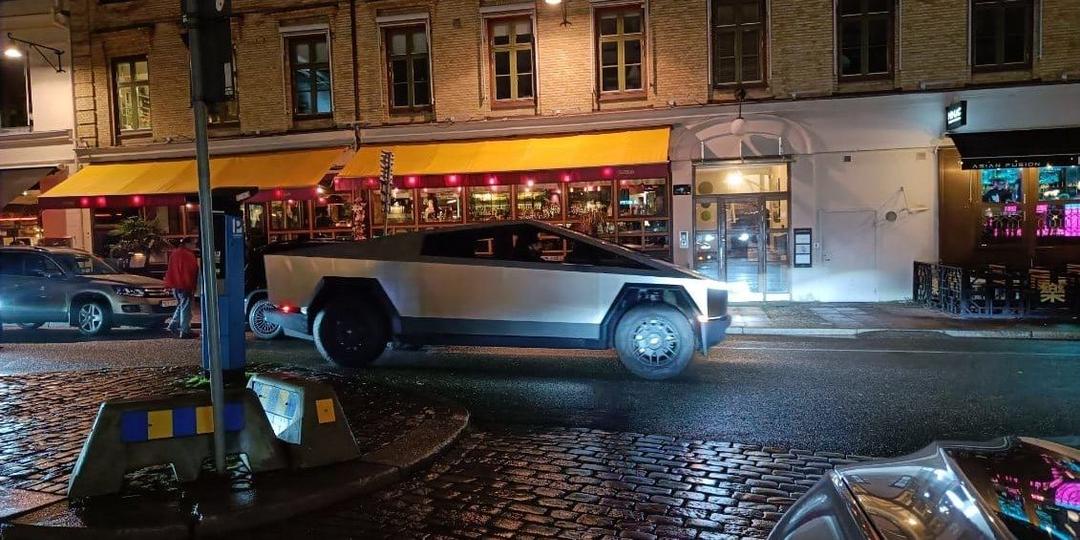 Check Out This New Garbage Can in Gothenburg!