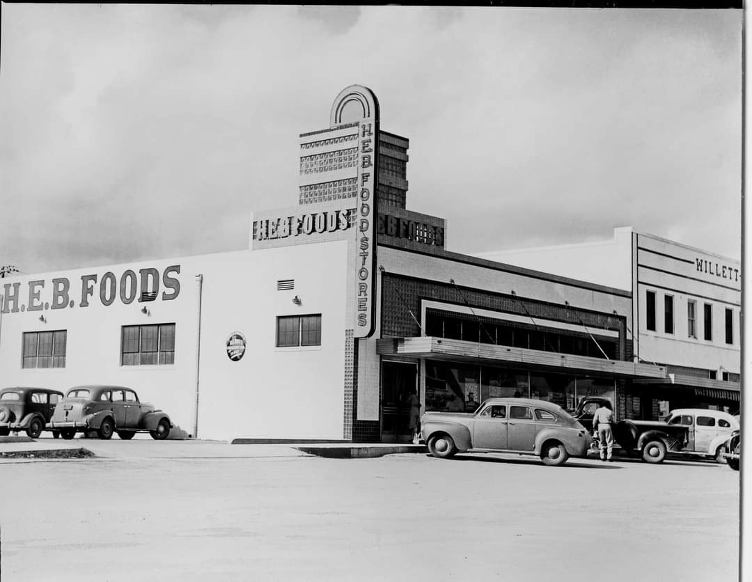 Throwback to 1946: Corpus Christi's first H-E-B store at 1815 S. Alameda Street, courtesy of Doc McGregor Collection #1-1008-9