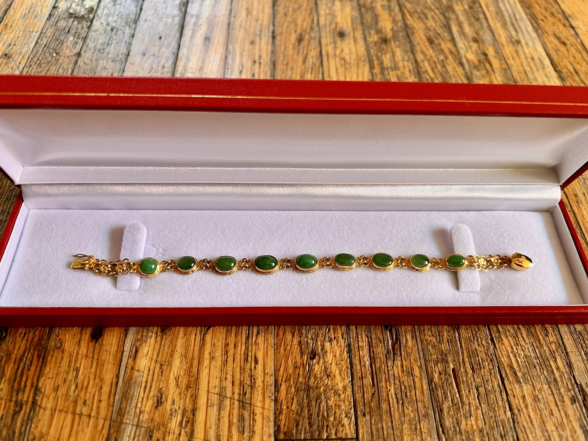 The Elegance of Gold and Jade Bracelets