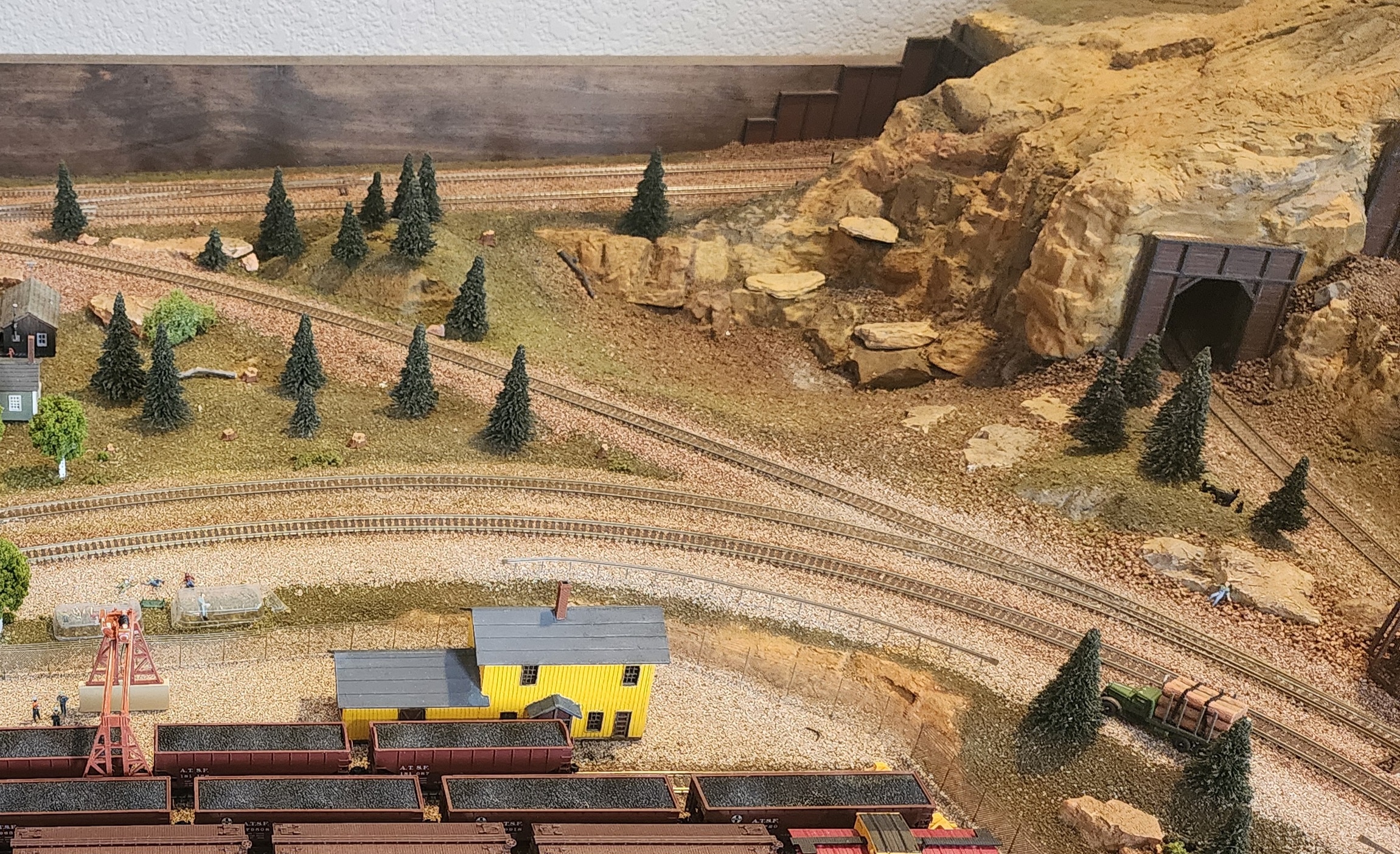 Introducing a Vintage Water Feature to My 1940s N-Scale Railroad