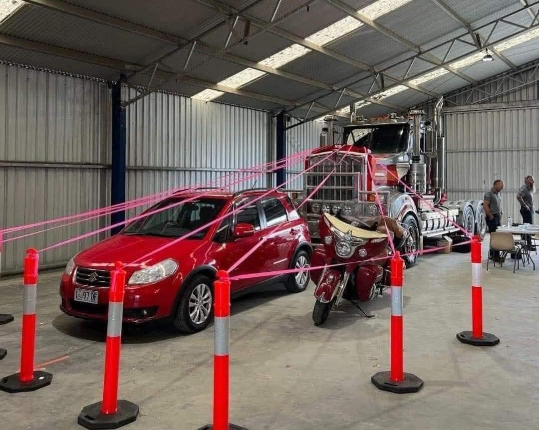 Check out this eye-opening image revealing a truck's dangerous blind spot right in front!