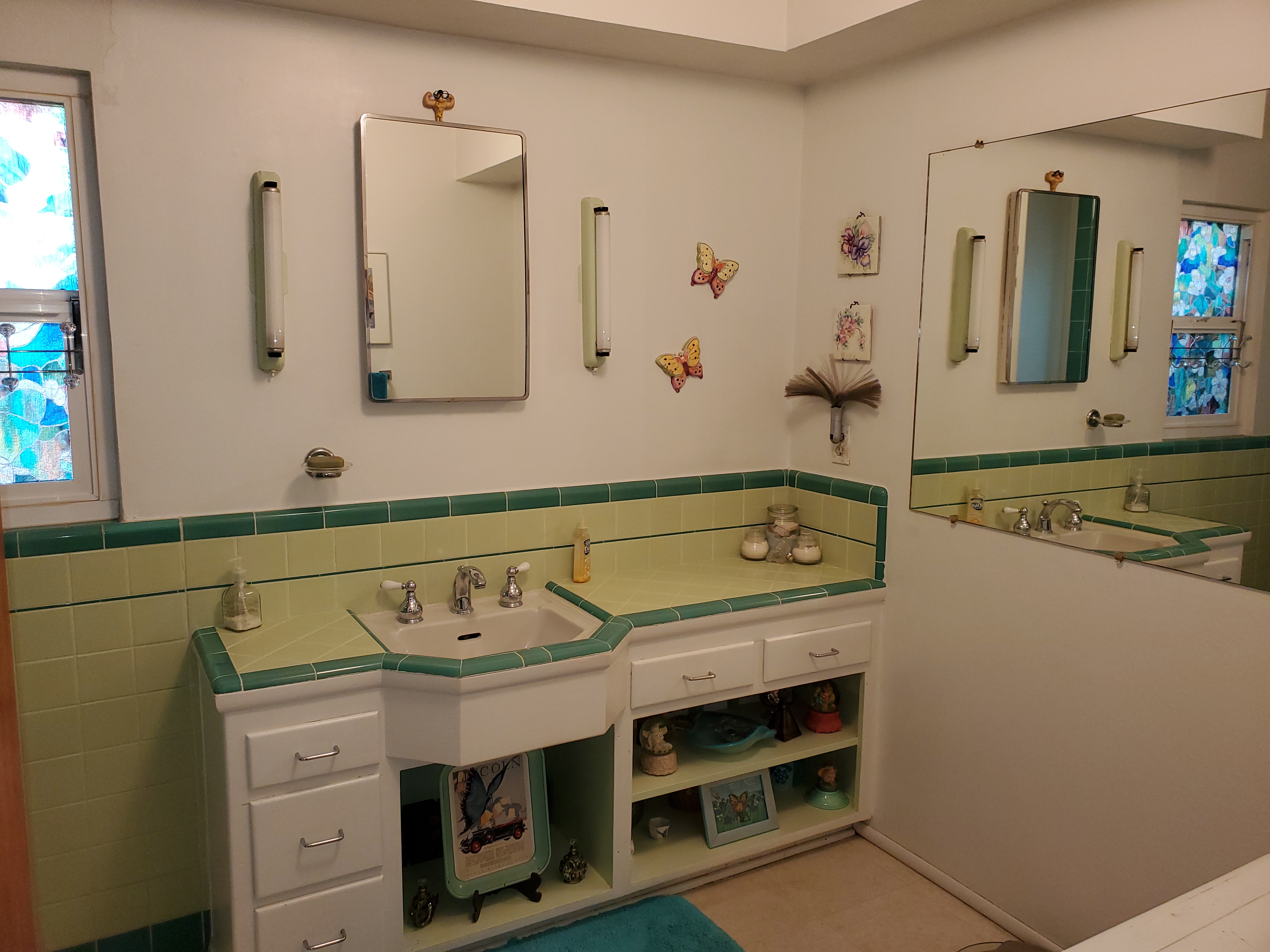 A Glimpse into 1950s Bathroom Design