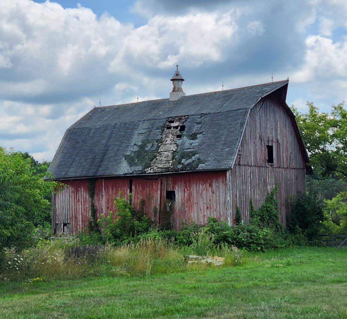 Charming Barn: A Rustic Retreat