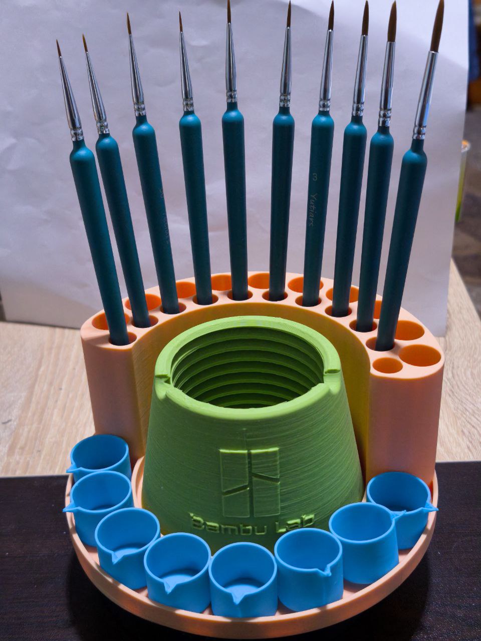 The Ultimate Paint Brush Holder: A Creative Must-Have