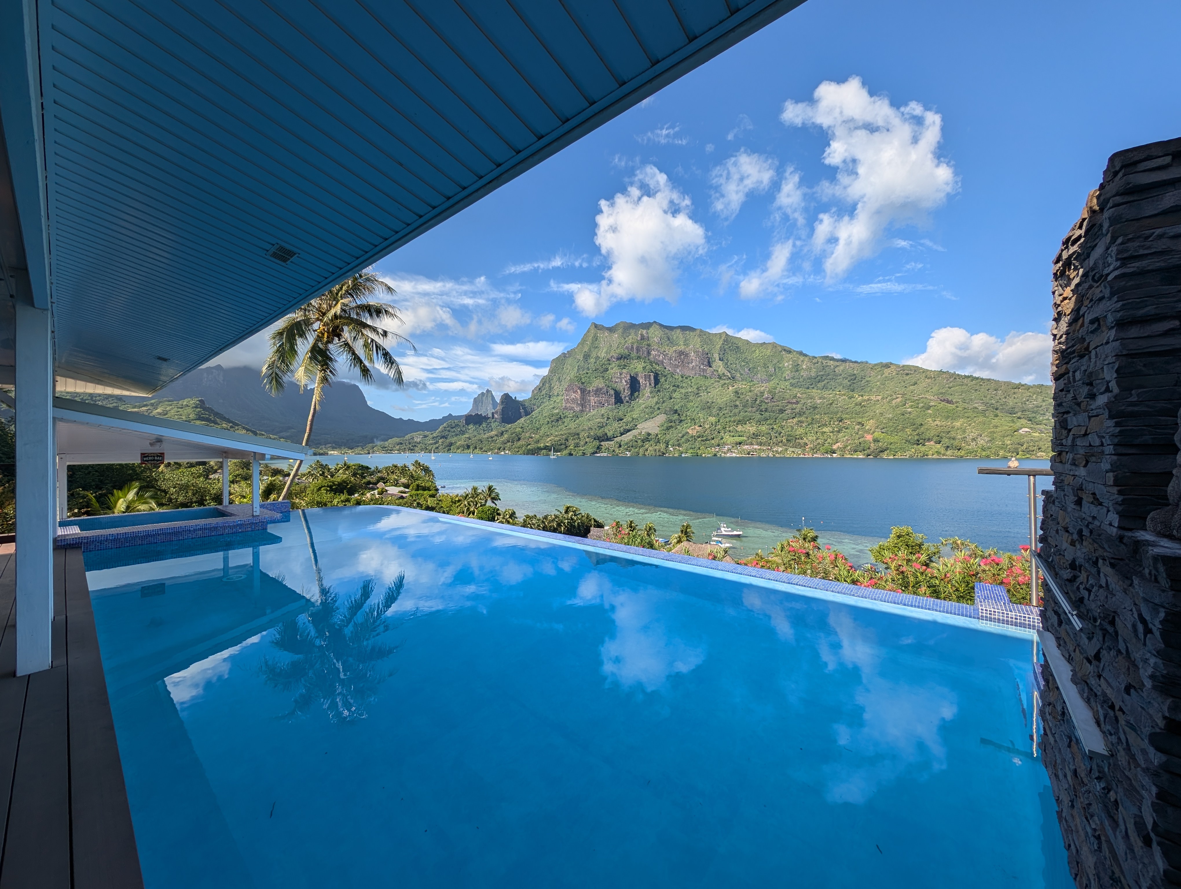 Breathtaking Views of Moorea's Cooks Bay