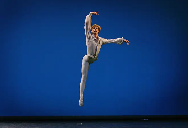 Tragic Loss: Ballet Star Criticizing Putin's Actions Falls in St. Petersburg