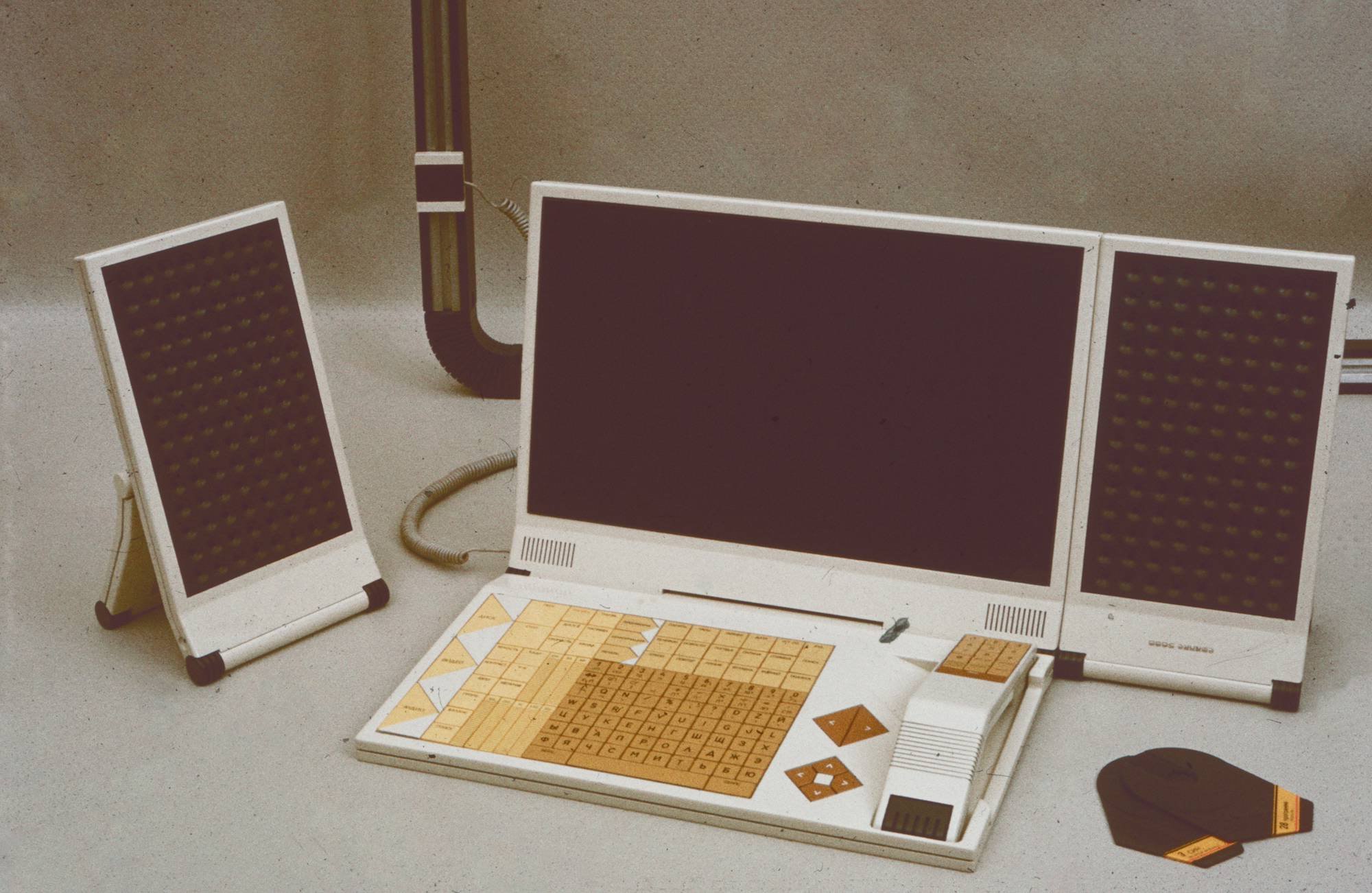 A Glimpse into the Past: The 1987 Soviet Computer Prototype 'The Sphinx'