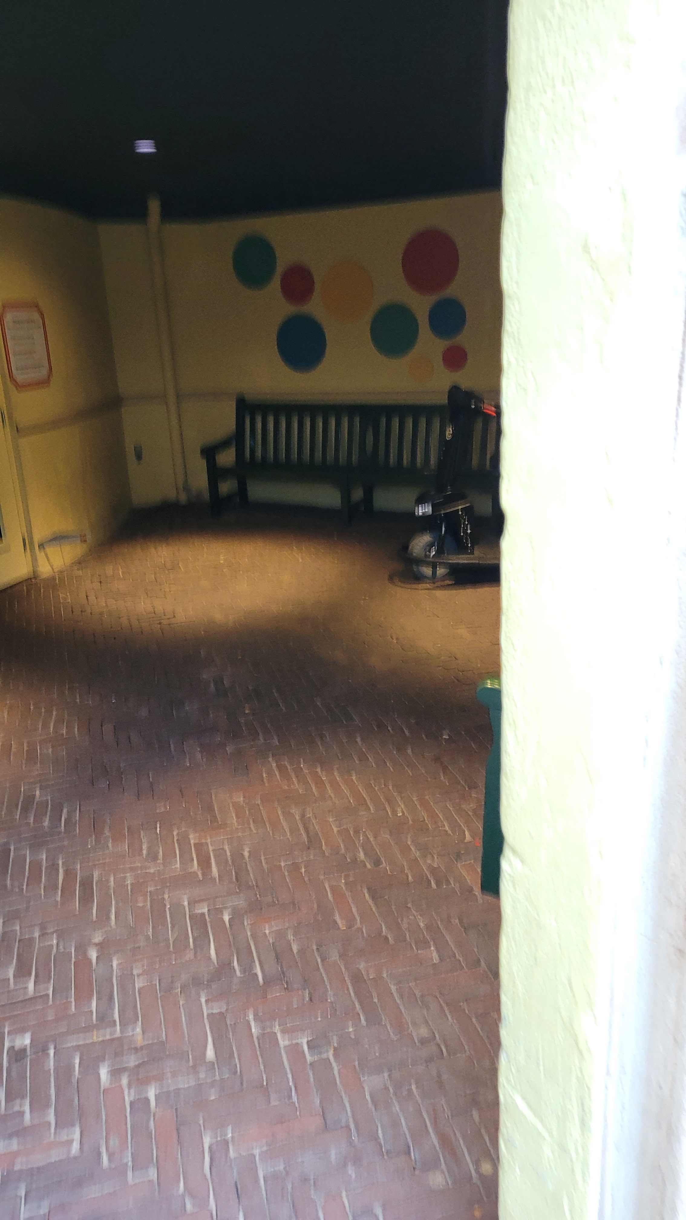A Scenic Tour of Theme Park Benches: Part 3 - Reizenrijk at Efteling