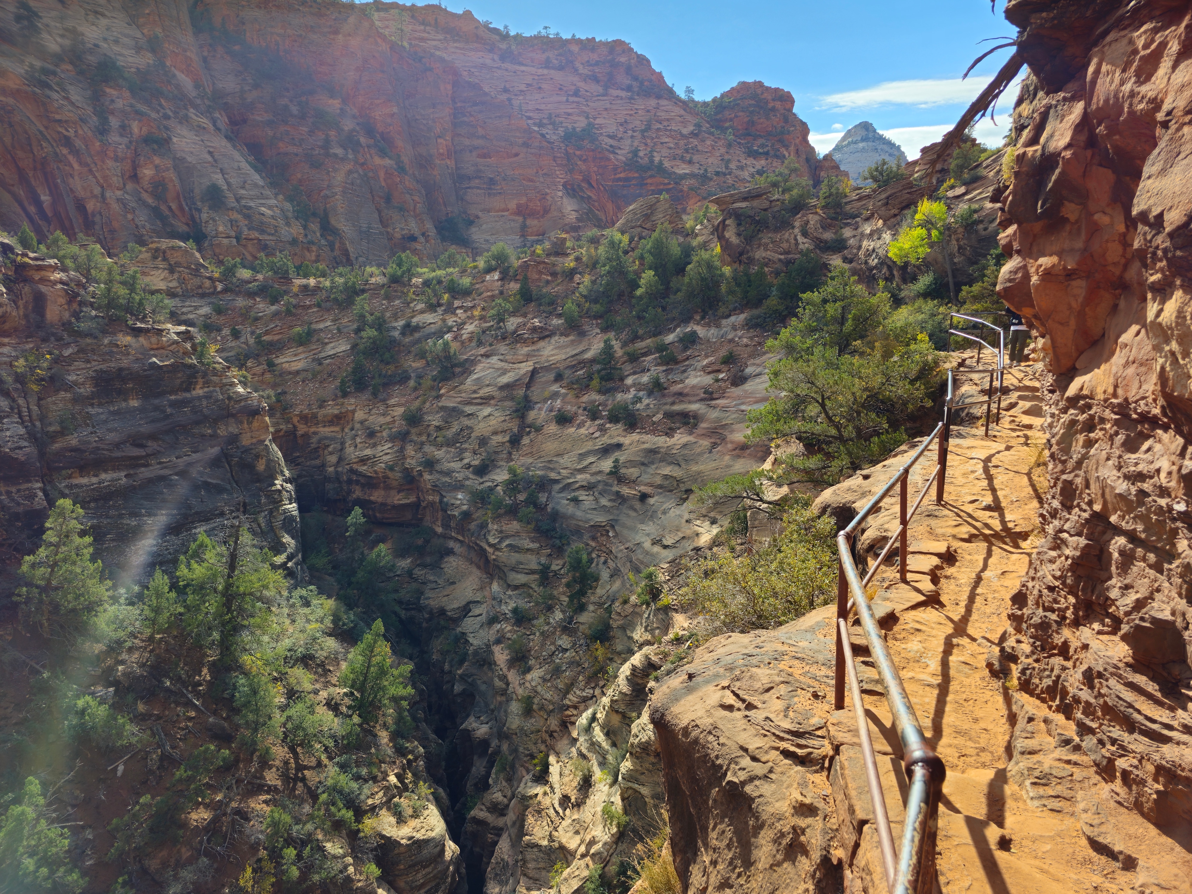 Exploring the Breathtaking Canyon Overlook Trail in Zion National Park, Utah