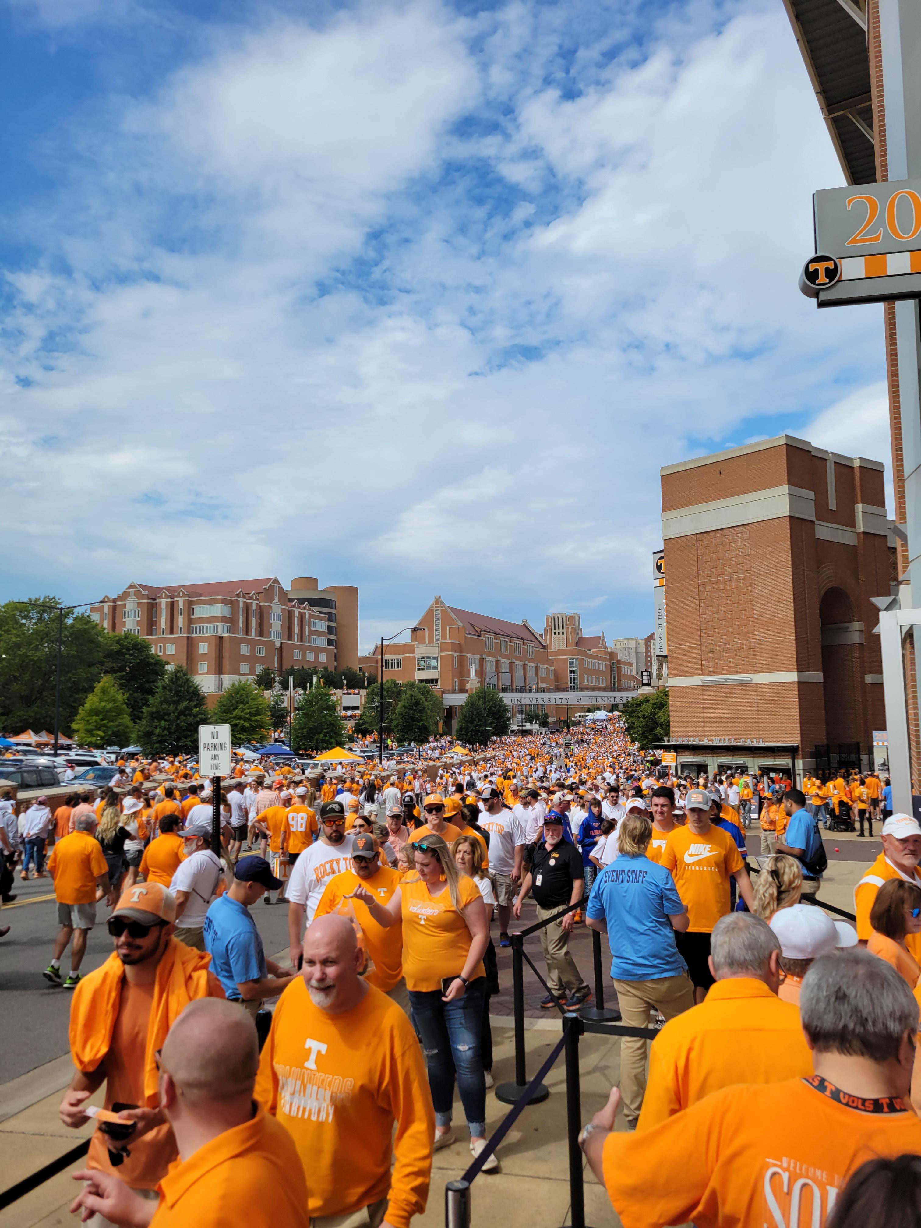 College Football Showdown: Tennessee, Clemson, and FSU!