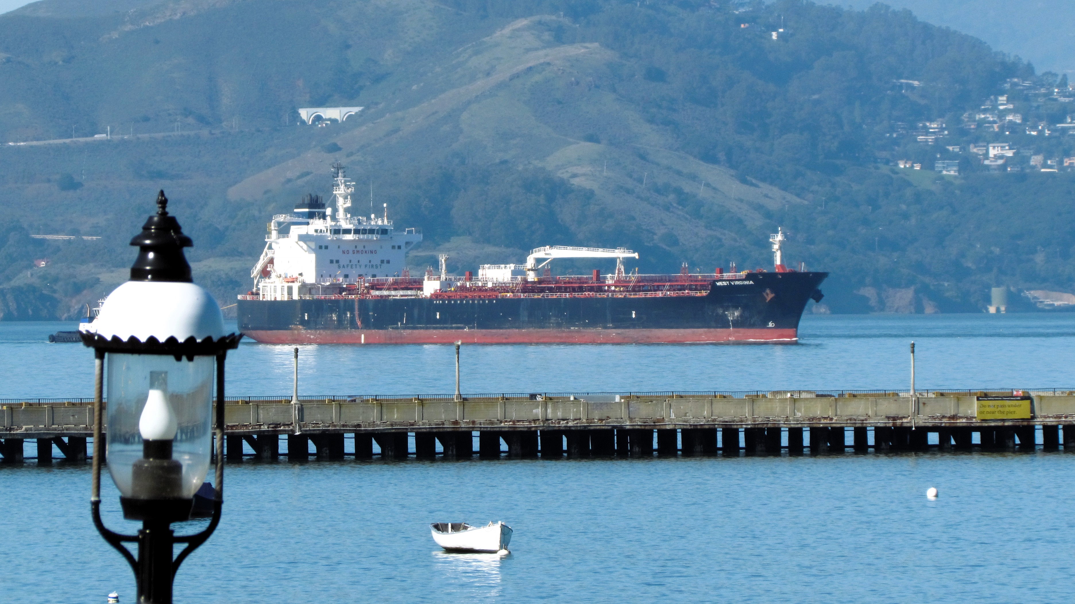 Traffic Jam on the Bay: A Frustrating Scene