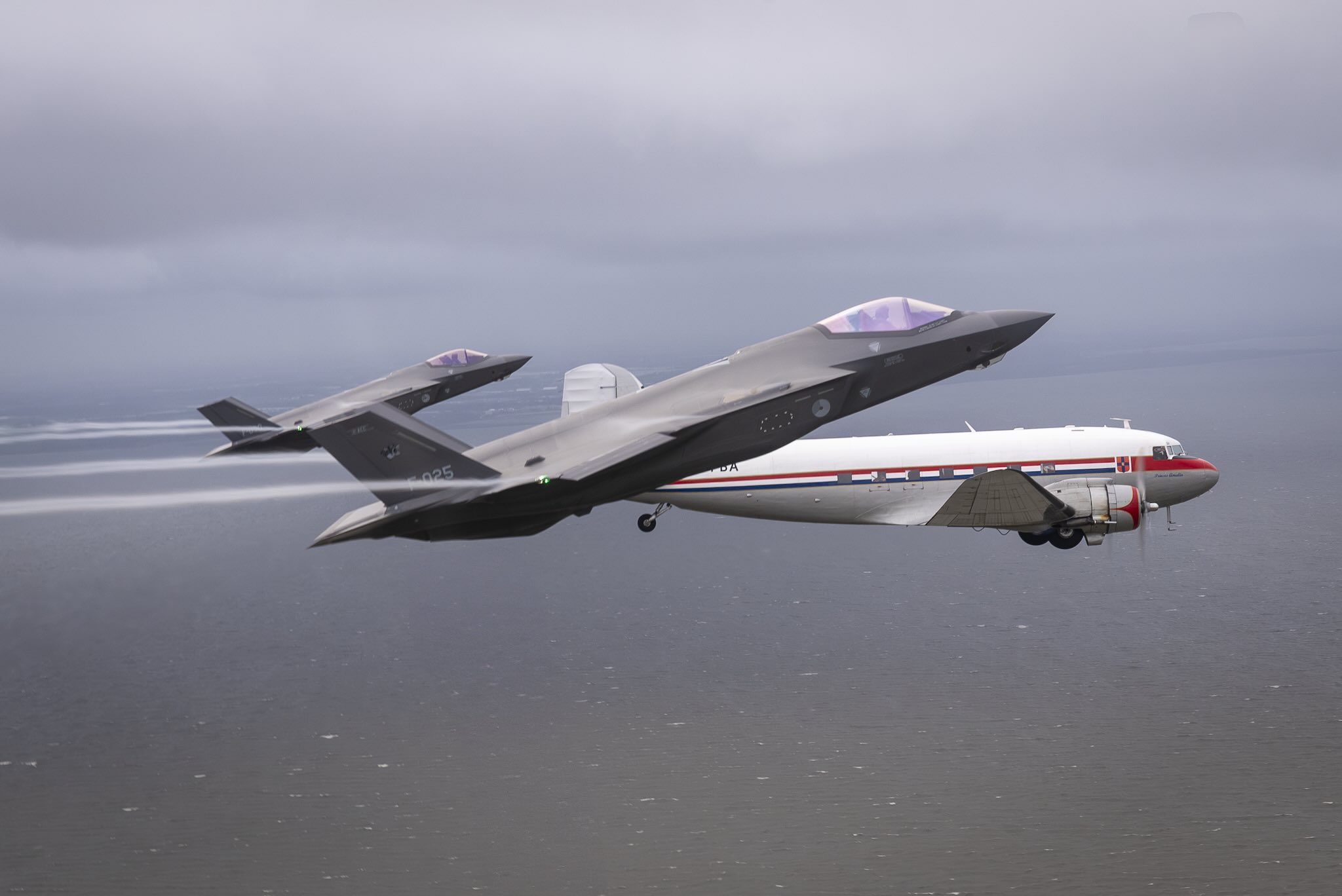 Dutch F-35s Attempting to Escort a Retiring DC-3 at Full Throttle