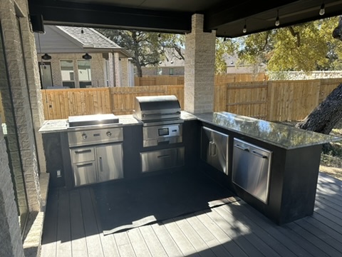 Transform Your Backyard with This DIY Outdoor Kitchen Project